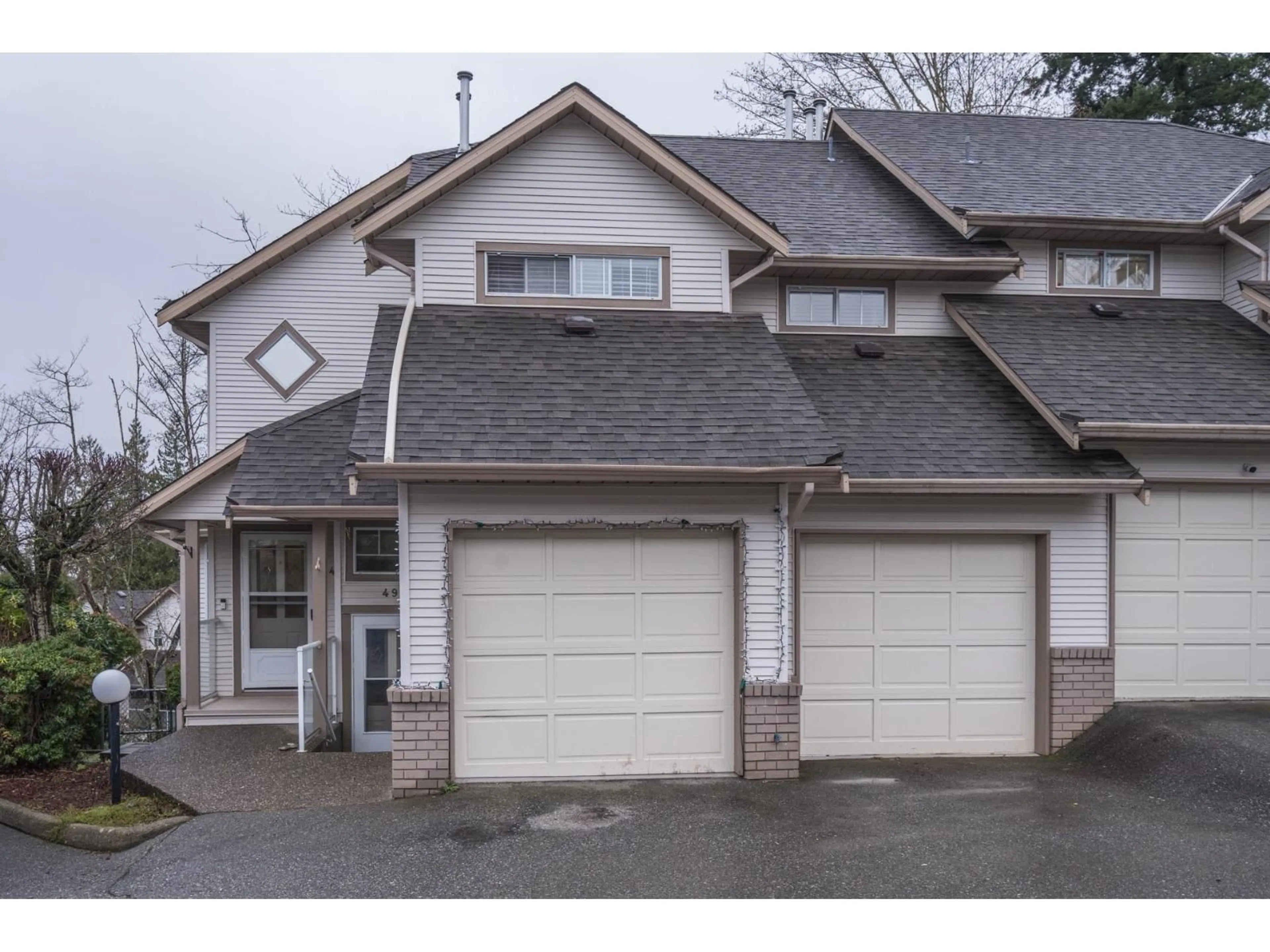 Indoor garage for 48 - 32361 MCRAE AVENUE, Mission British Columbia V2V4X7