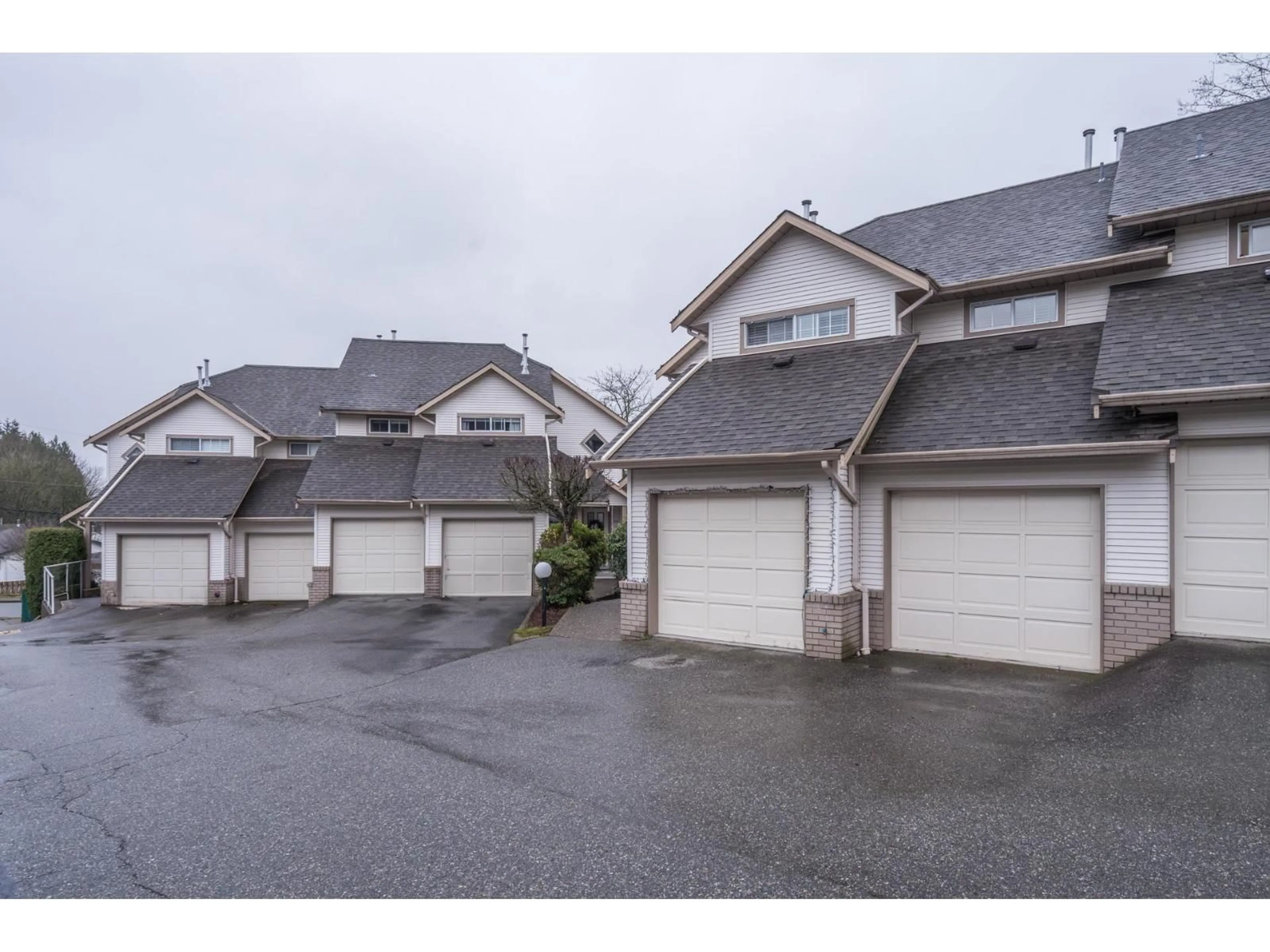 Unknown for 48 - 32361 MCRAE AVENUE, Mission British Columbia V2V4X7