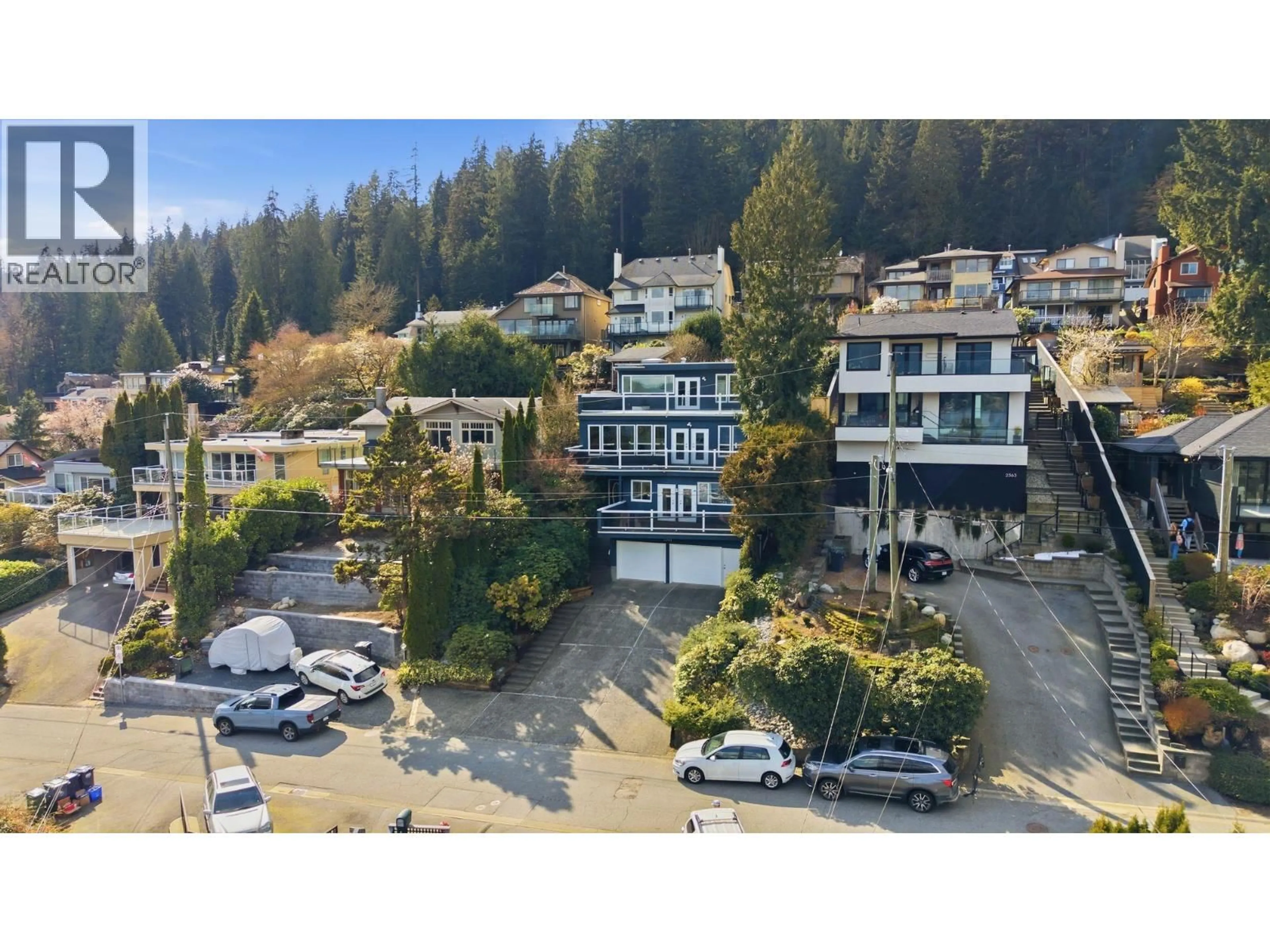 A pic from outside/outdoor area/front of a property/back of a property/a pic from drone, unknown for 2341 CALEDONIA AVENUE, North Vancouver British Columbia V7G1T8