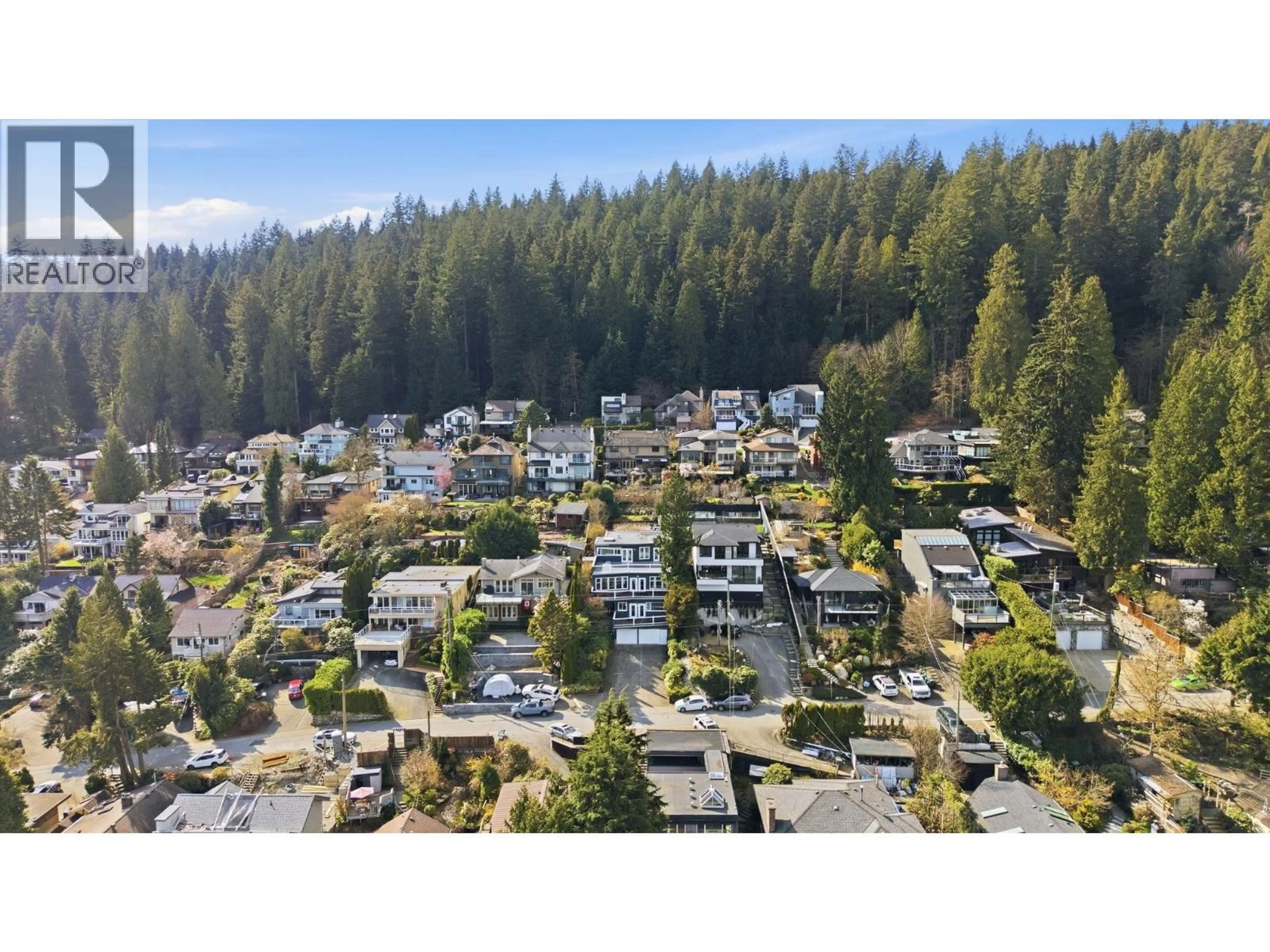 A pic from outside/outdoor area/front of a property/back of a property/a pic from drone, forest/trees view for 2341 CALEDONIA AVENUE, North Vancouver British Columbia V7G1T8