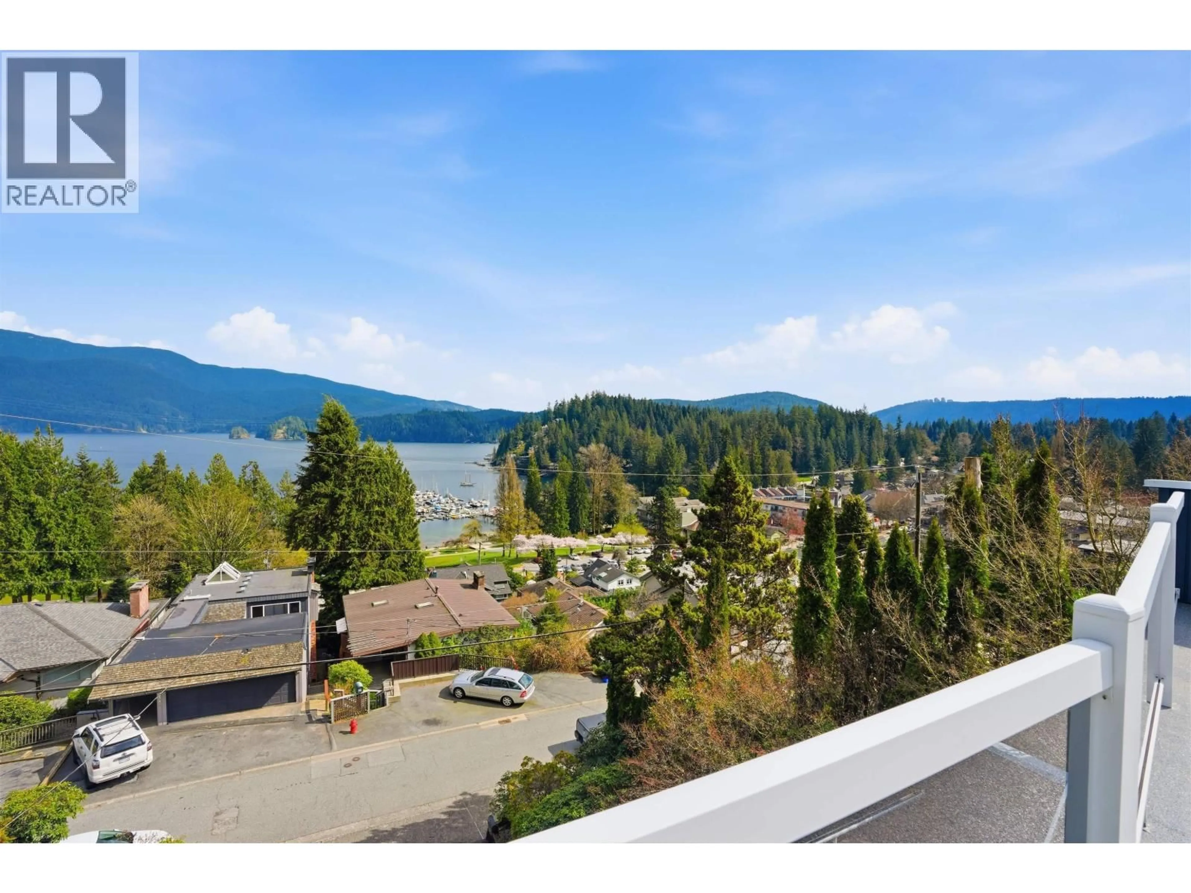 A pic from outside/outdoor area/front of a property/back of a property/a pic from drone, water/lake/river/ocean view for 2341 CALEDONIA AVENUE, North Vancouver British Columbia V7G1T8