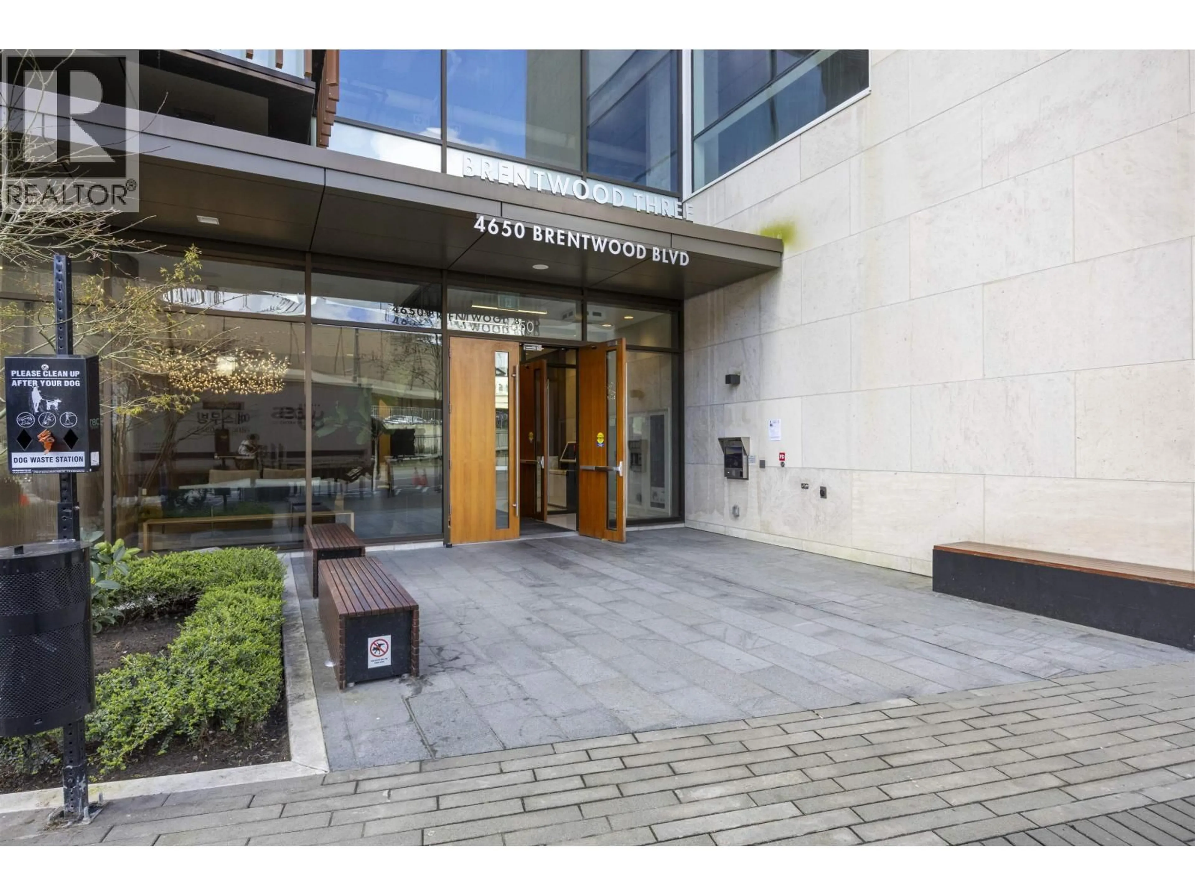 Indoor foyer for 3301 - 4650 BRENTWOOD BOULEVARD, Burnaby British Columbia V5C0M3