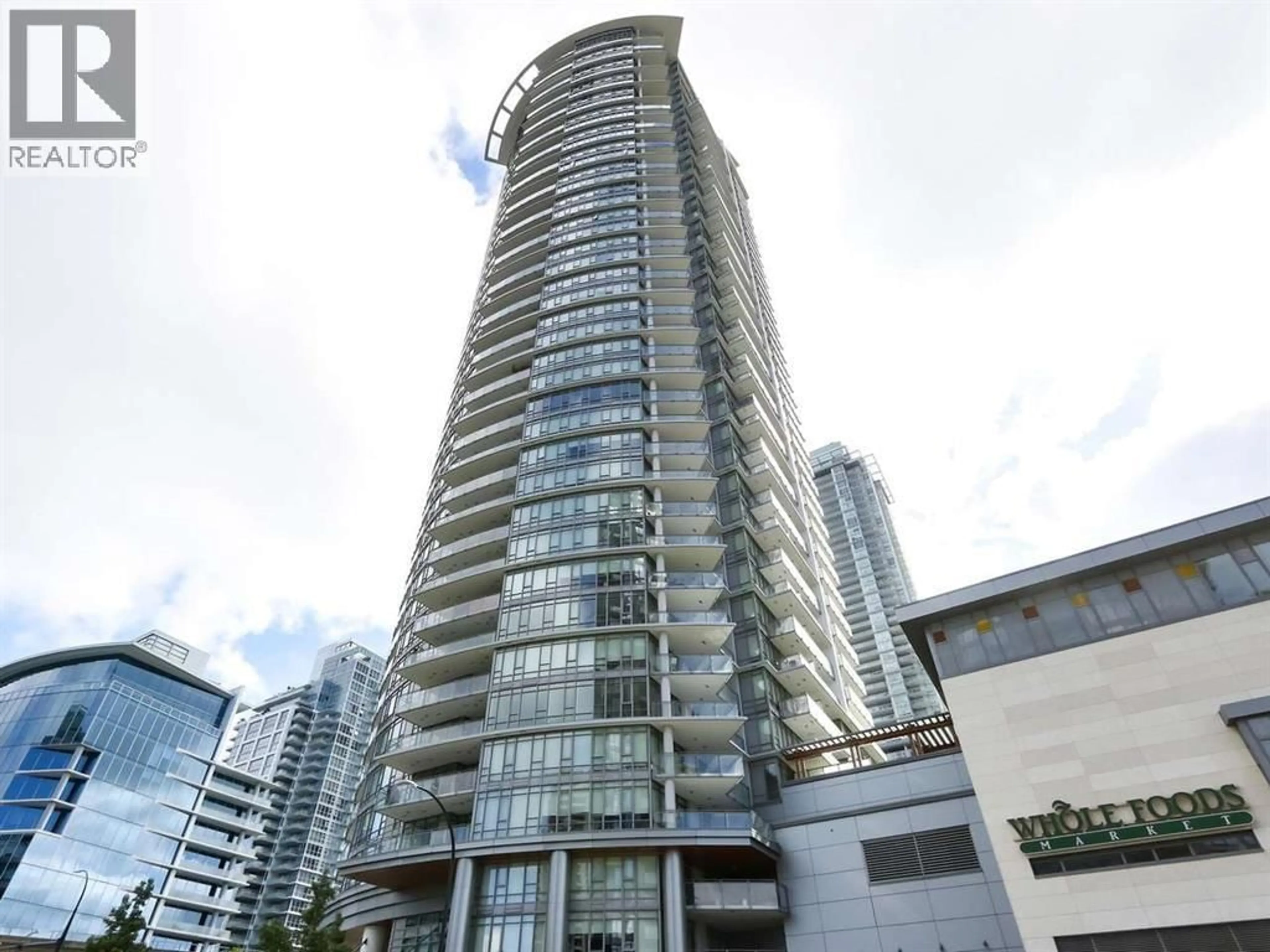 Indoor foyer for 2204 - 2008 ROSSER AVENUE, Burnaby British Columbia V5C0H8