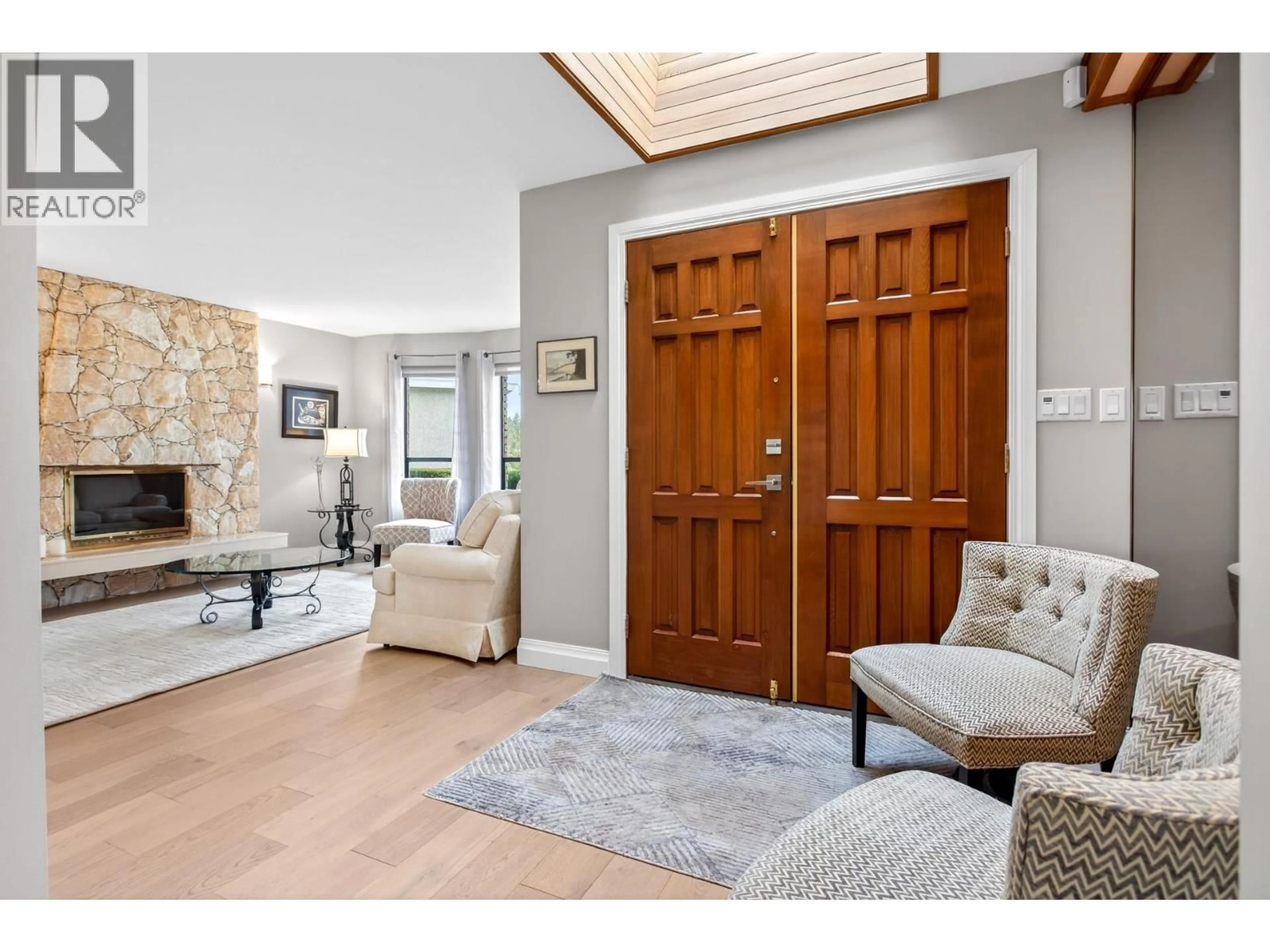 Indoor entryway for 2572 FUCHSIA PLACE, Coquitlam British Columbia V3E2M8