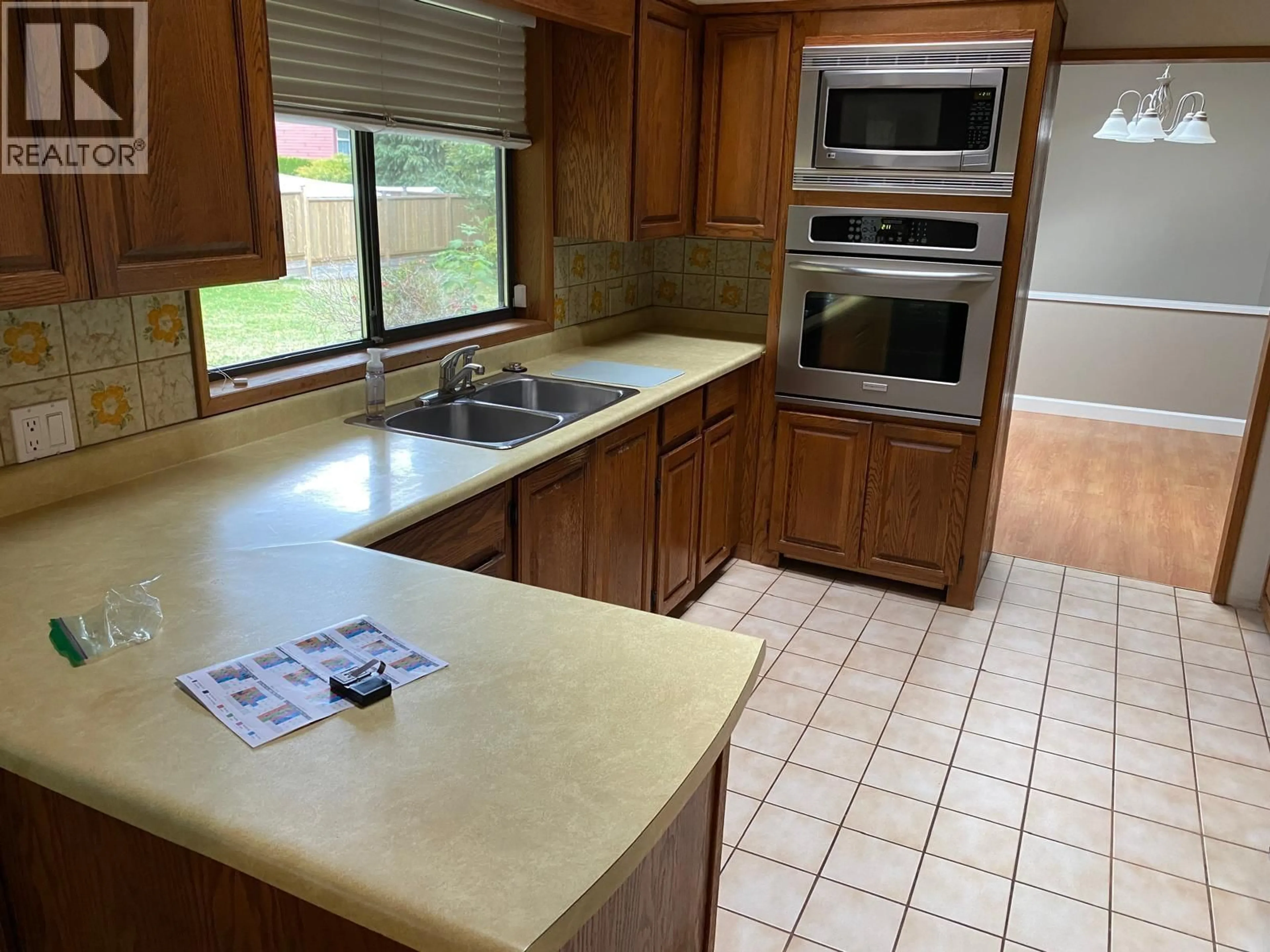 Standard kitchen, ceramic/tile floor for 1209 CREST COURT, Coquitlam British Columbia V3J5M1