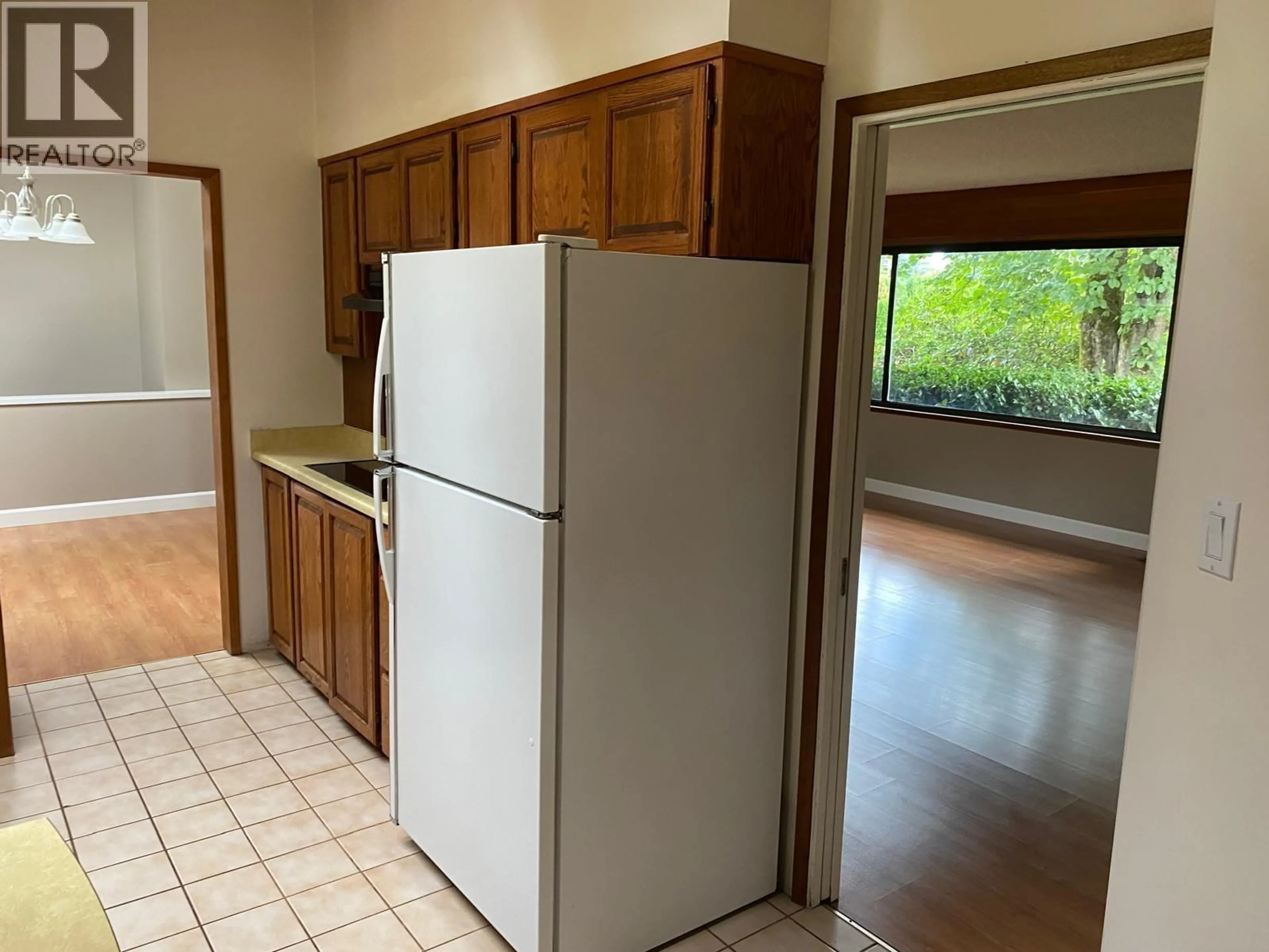 Standard kitchen, unknown for 1209 CREST COURT, Coquitlam British Columbia V3J5M1