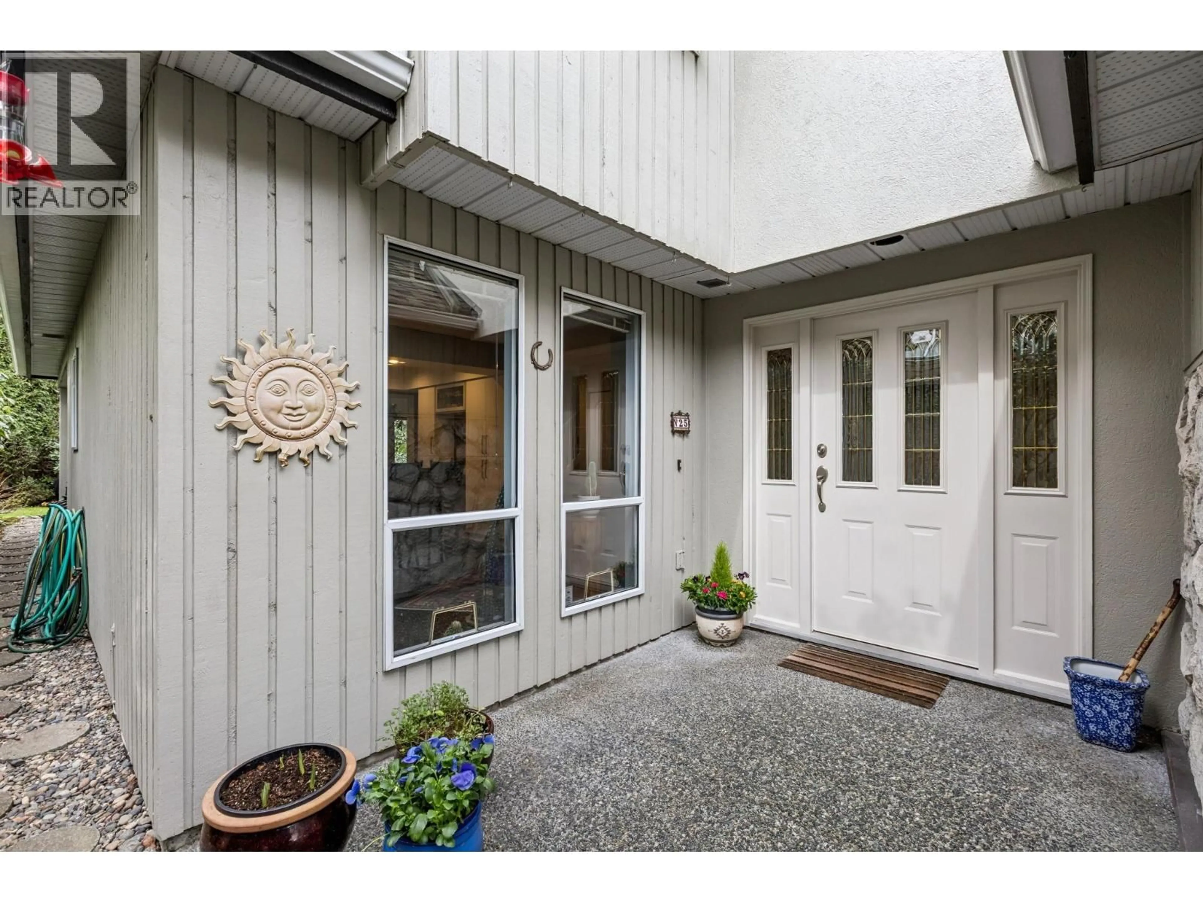 Indoor entryway for 25 - 1001 NORTHLANDS DRIVE, North Vancouver British Columbia V7H2Y3