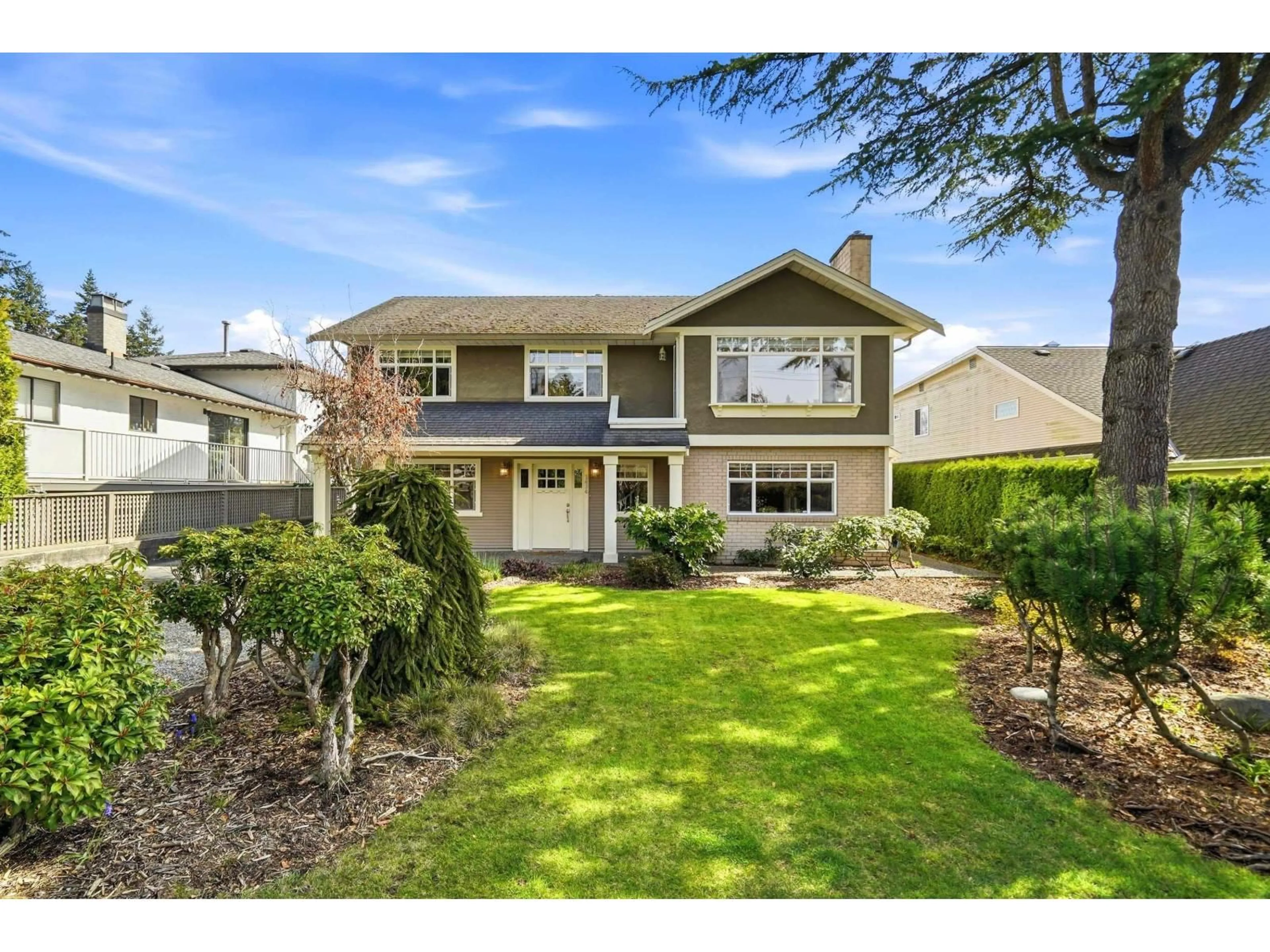 Home with vinyl exterior material, street for 1434 BISHOP ROAD, White Rock British Columbia V4B3K5