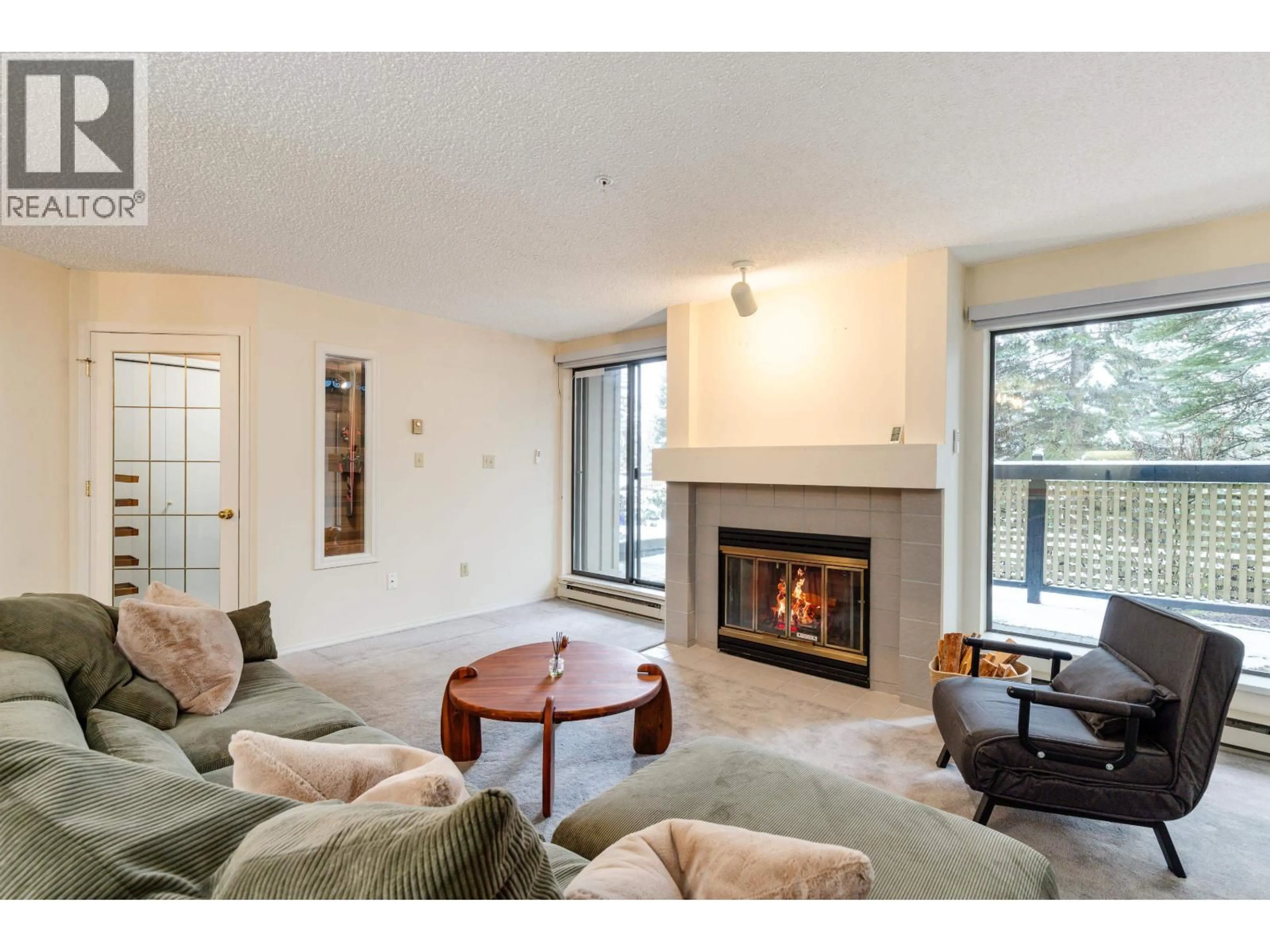 Living room with furniture, unknown for 18 - 4725 SPEARHEAD DRIVE, Whistler British Columbia V8E1E6