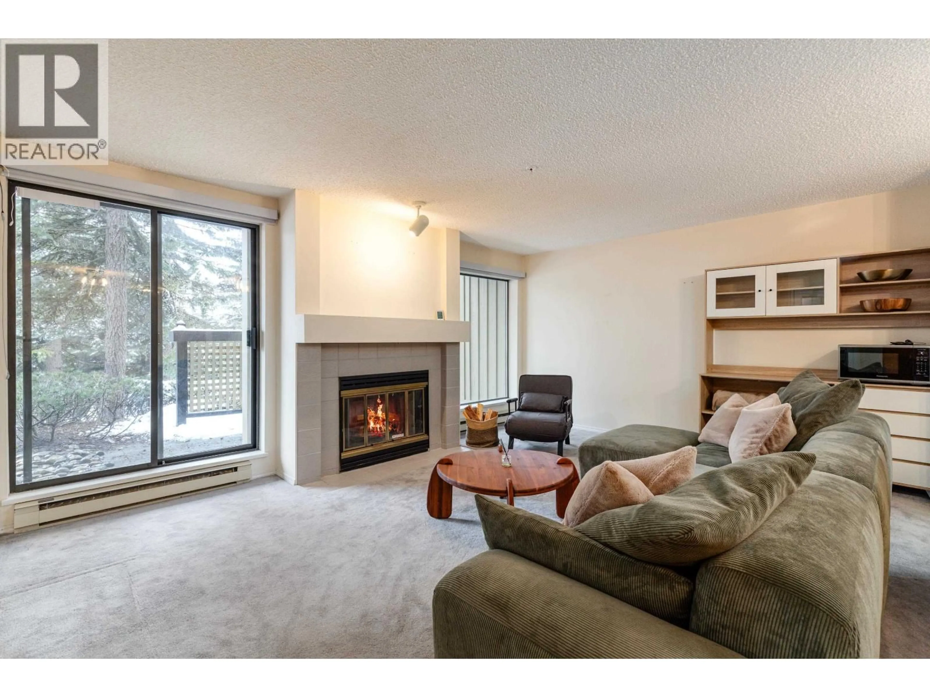 Living room with furniture, unknown for 18 - 4725 SPEARHEAD DRIVE, Whistler British Columbia V8E1E6