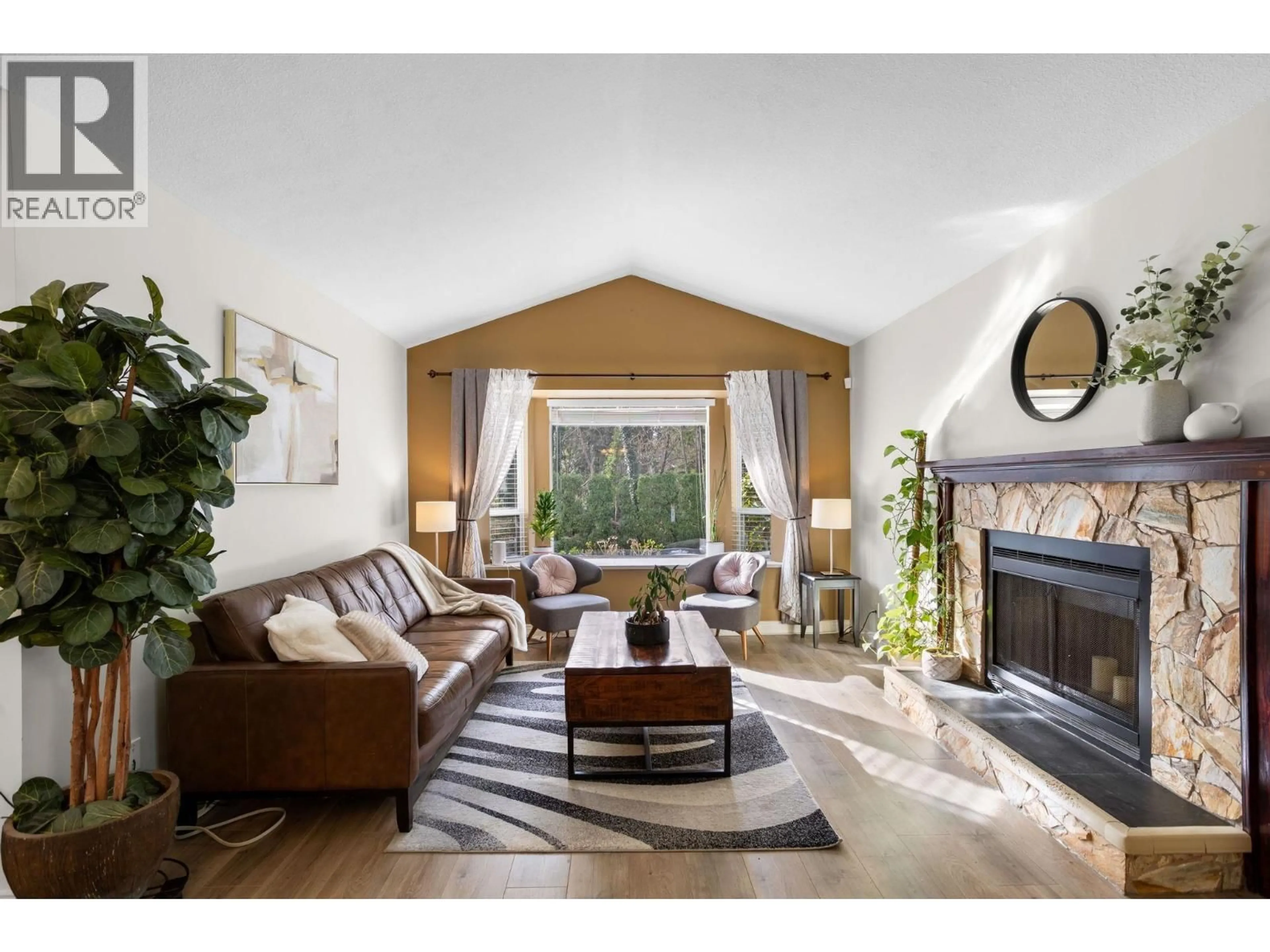 Living room with furniture, wood/laminate floor for 2983 WALTON AVENUE, Coquitlam British Columbia V3B6N1