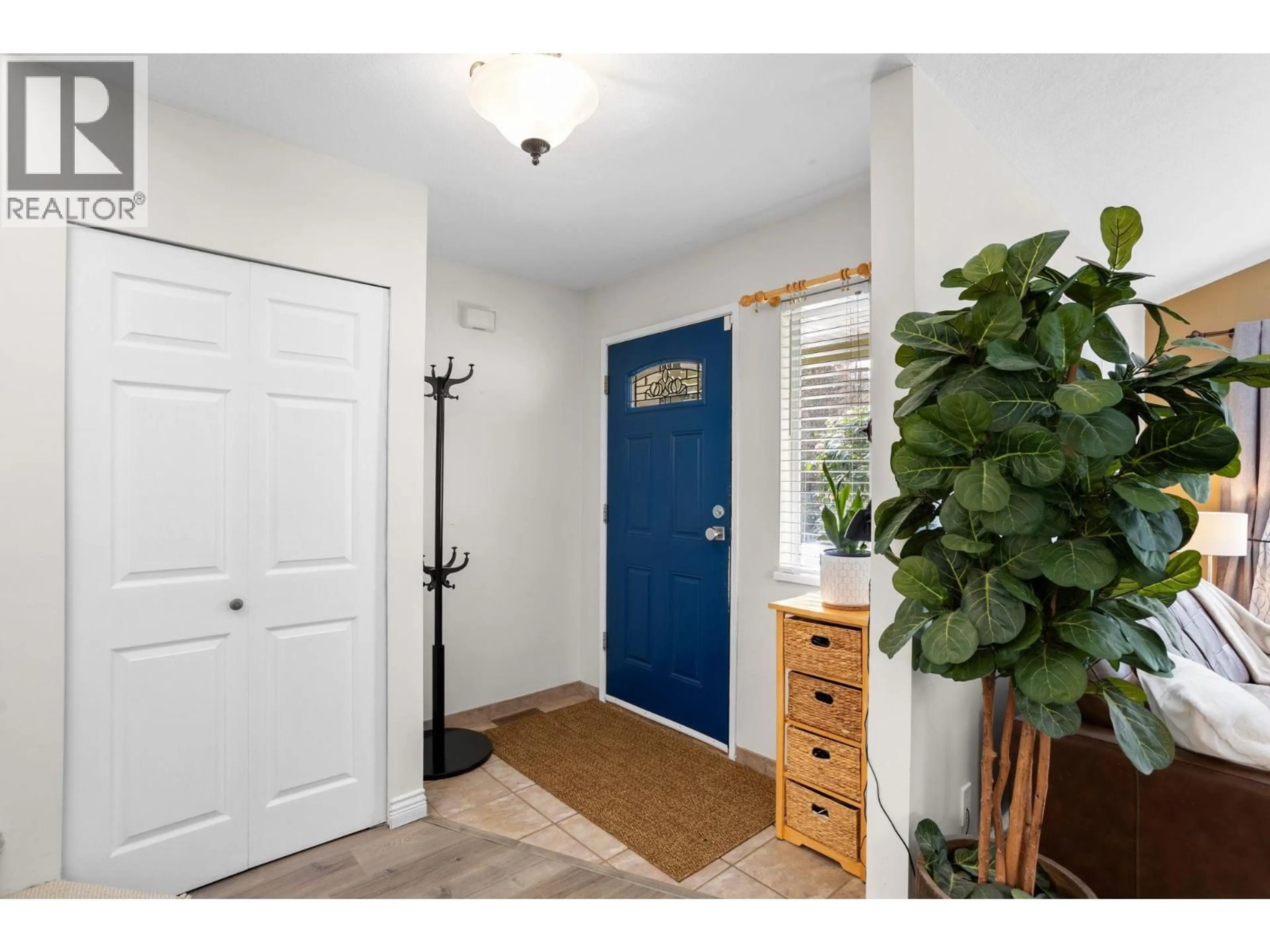 Indoor entryway for 2983 WALTON AVENUE, Coquitlam British Columbia V3B6N1