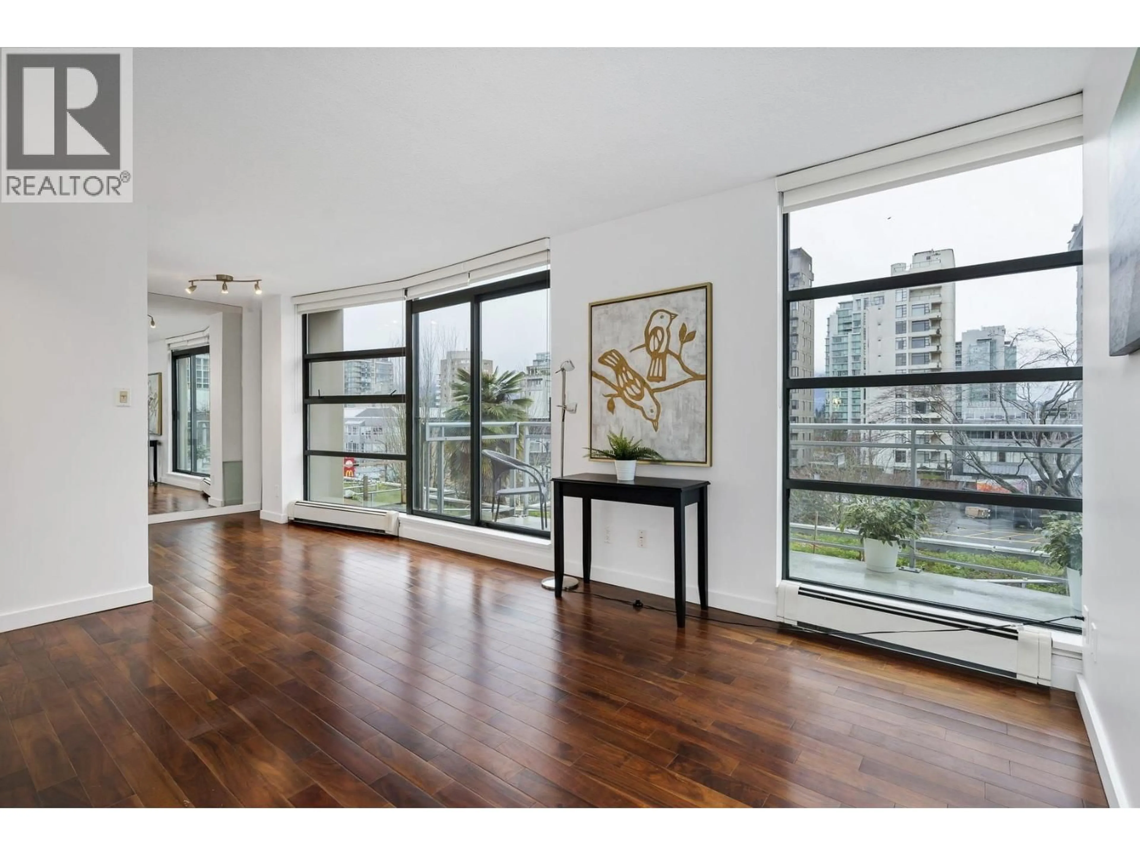 Indoor foyer for 308 - 1688 ROBSON STREET, Vancouver British Columbia V6G1C7