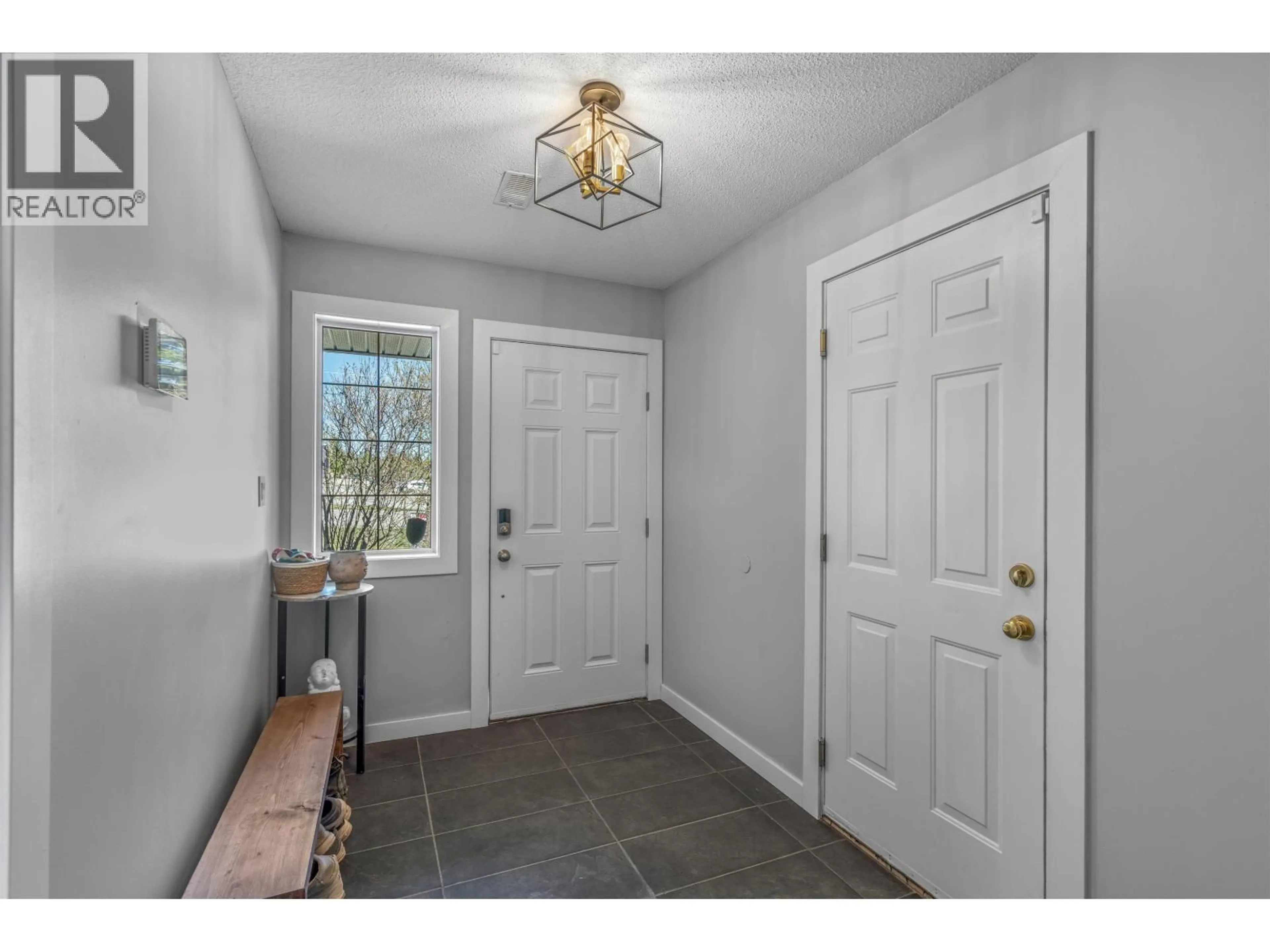 Indoor entryway for 4629 ZRAL ROAD, Prince George British Columbia V2K5X9