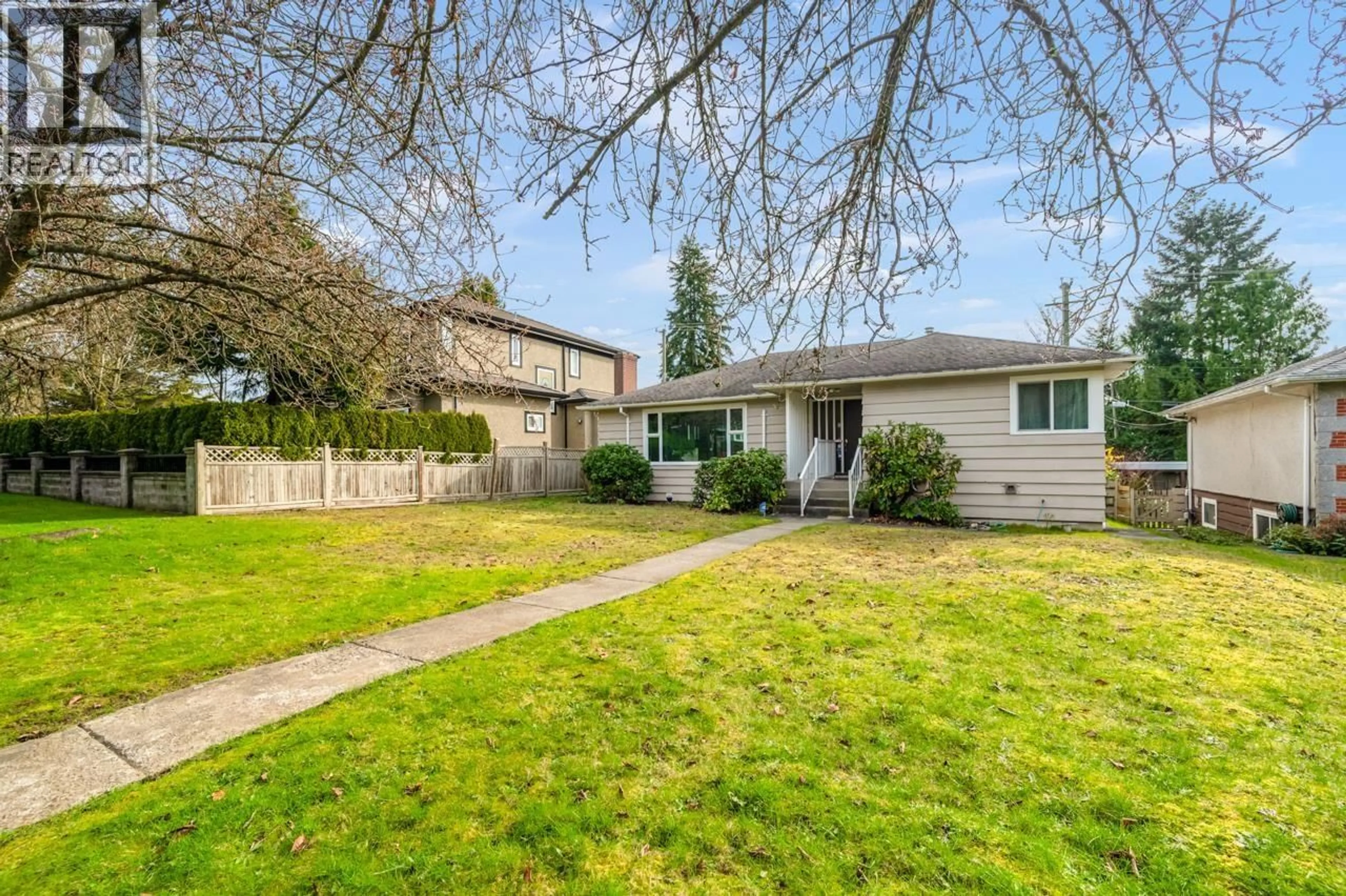 Home with vinyl exterior material, street for 6872 HEATHER STREET, Vancouver British Columbia V6P3P6