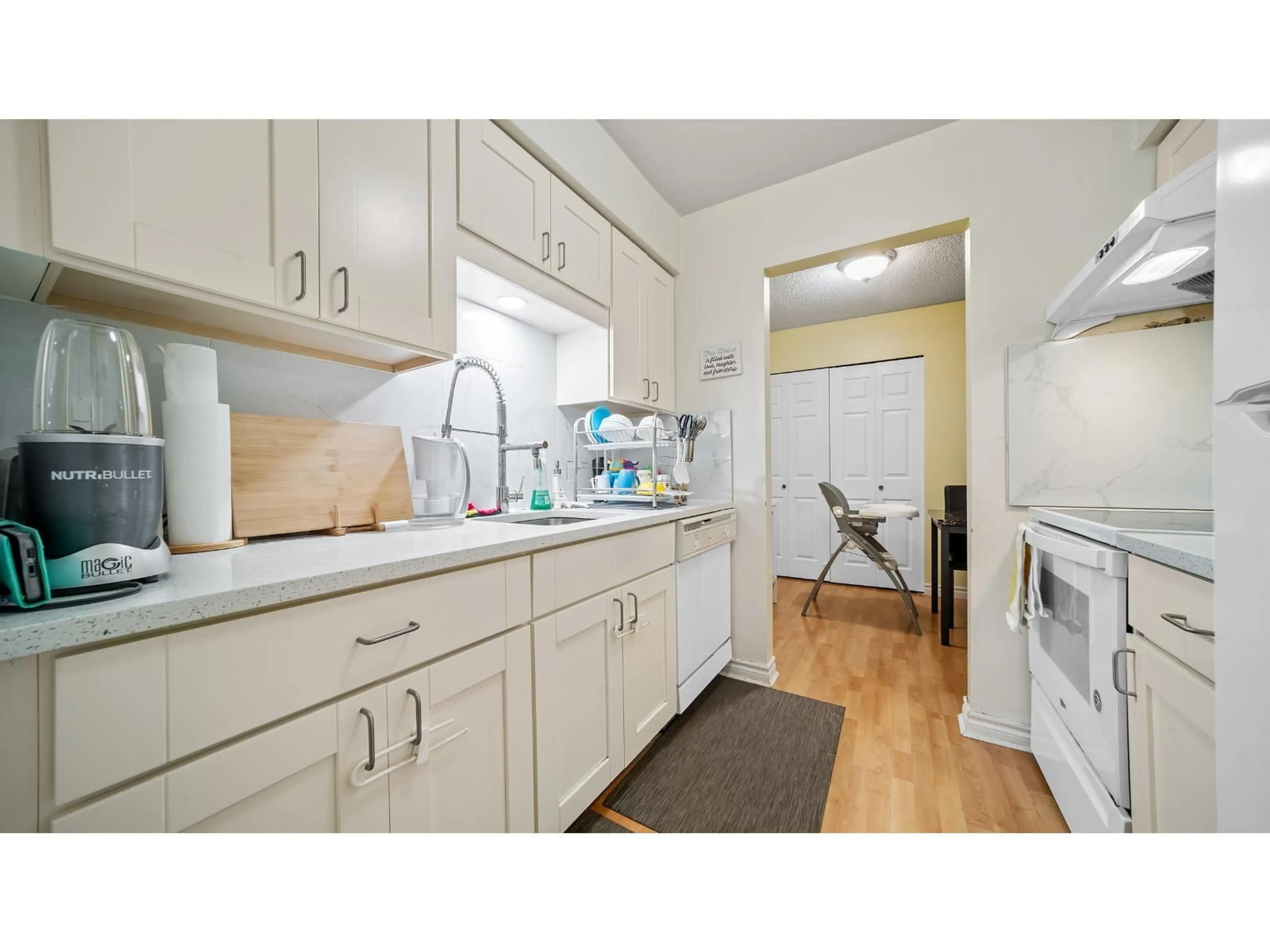 Standard kitchen, unknown for 1314 - 10620 150 STREET, Surrey British Columbia V3R7S1