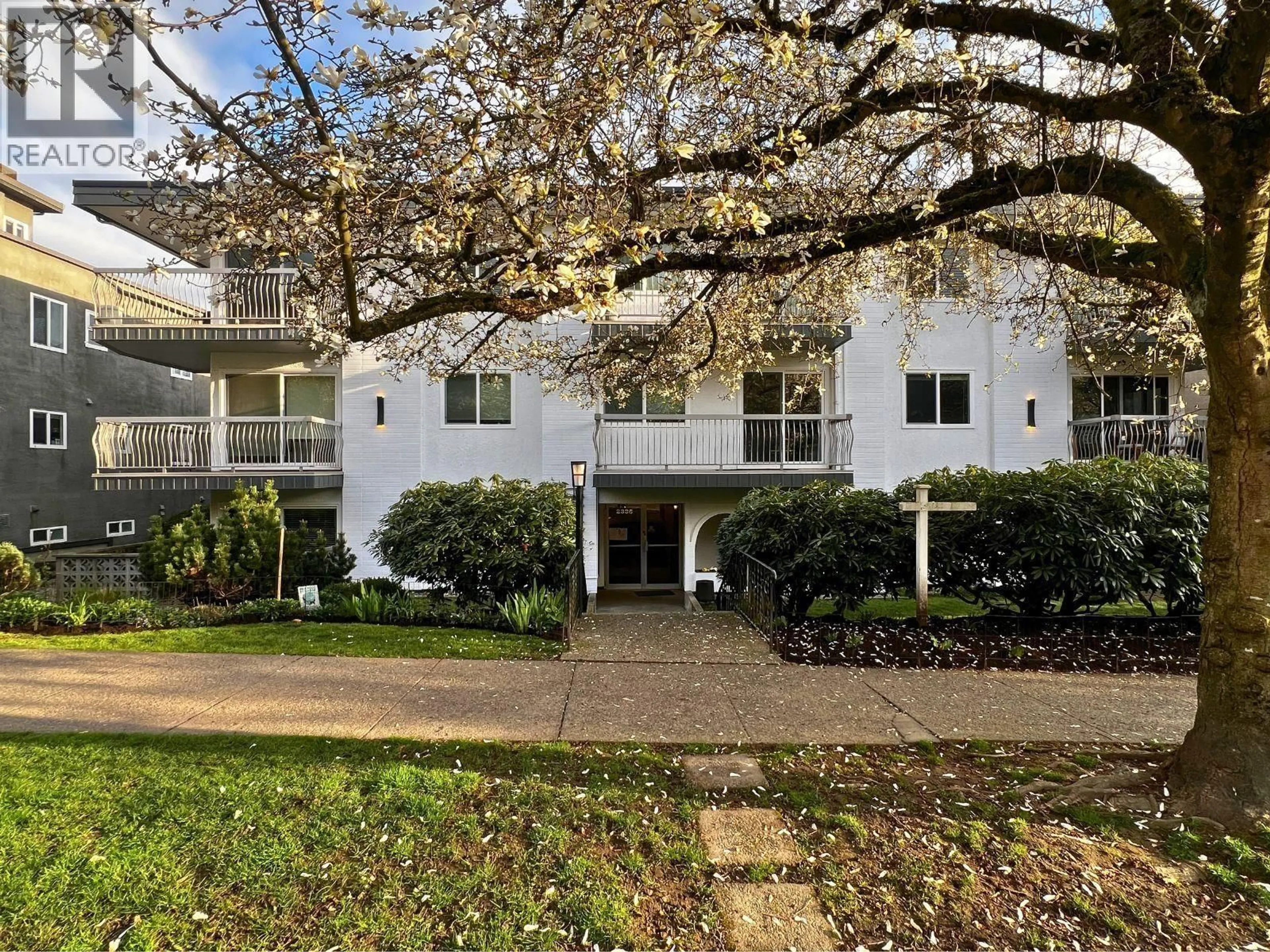 Unknown for 106 - 2335 YORK AVENUE, Vancouver British Columbia V6K1C8