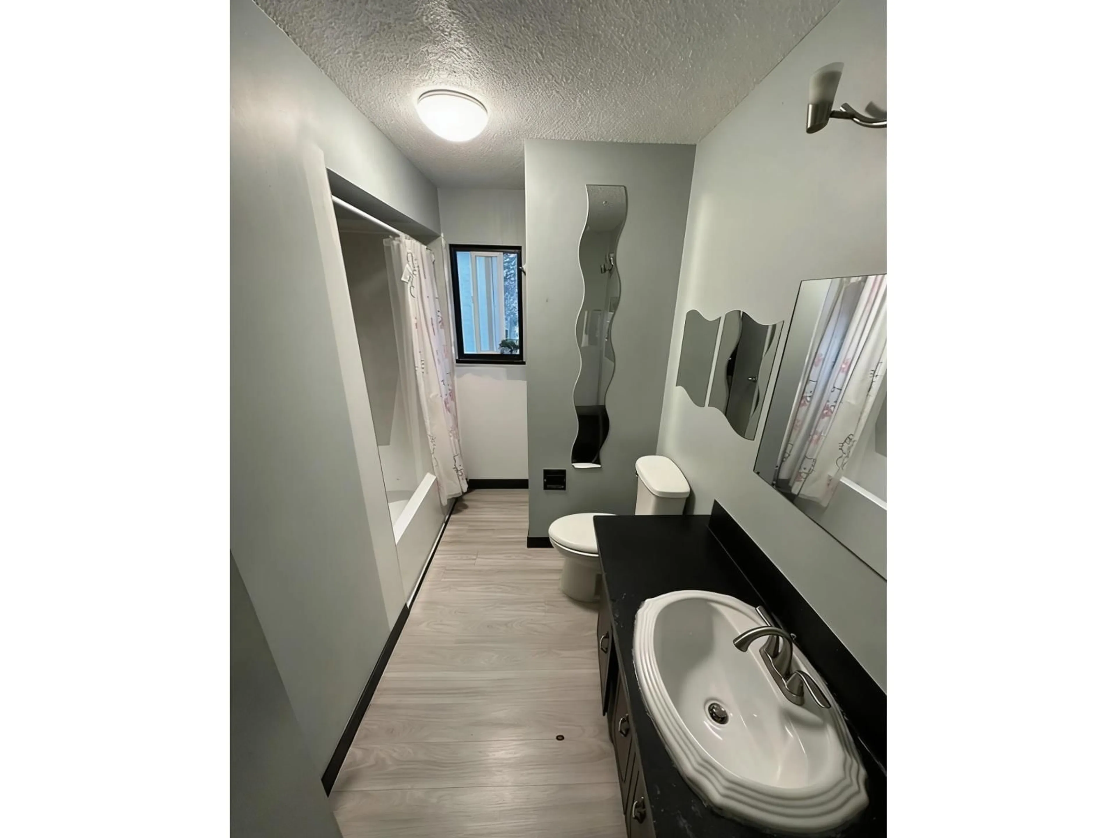 A pic of a room for 13464 98A AVENUE, Surrey British Columbia V3T1C8