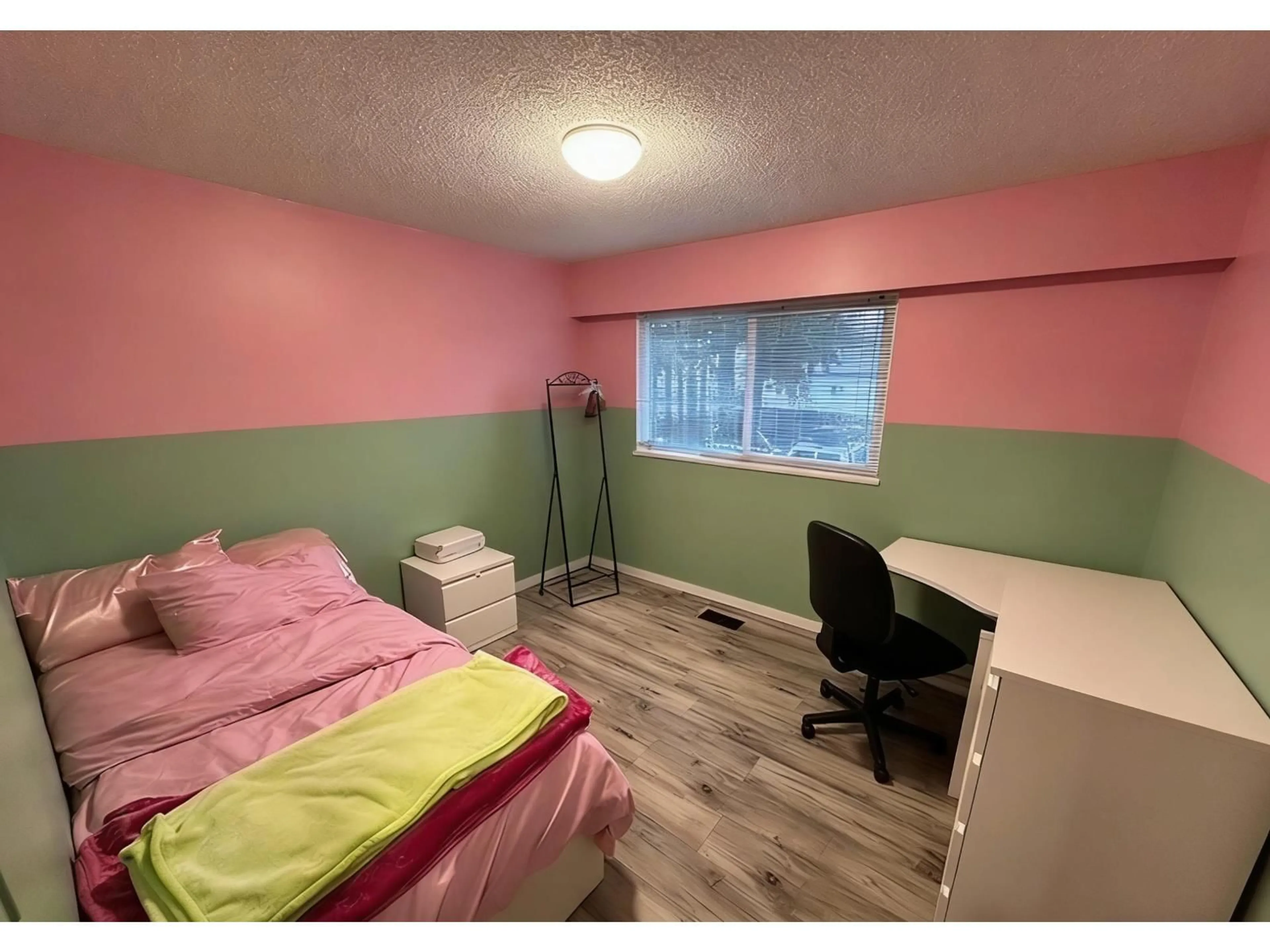 A pic of a room for 13464 98A AVENUE, Surrey British Columbia V3T1C8