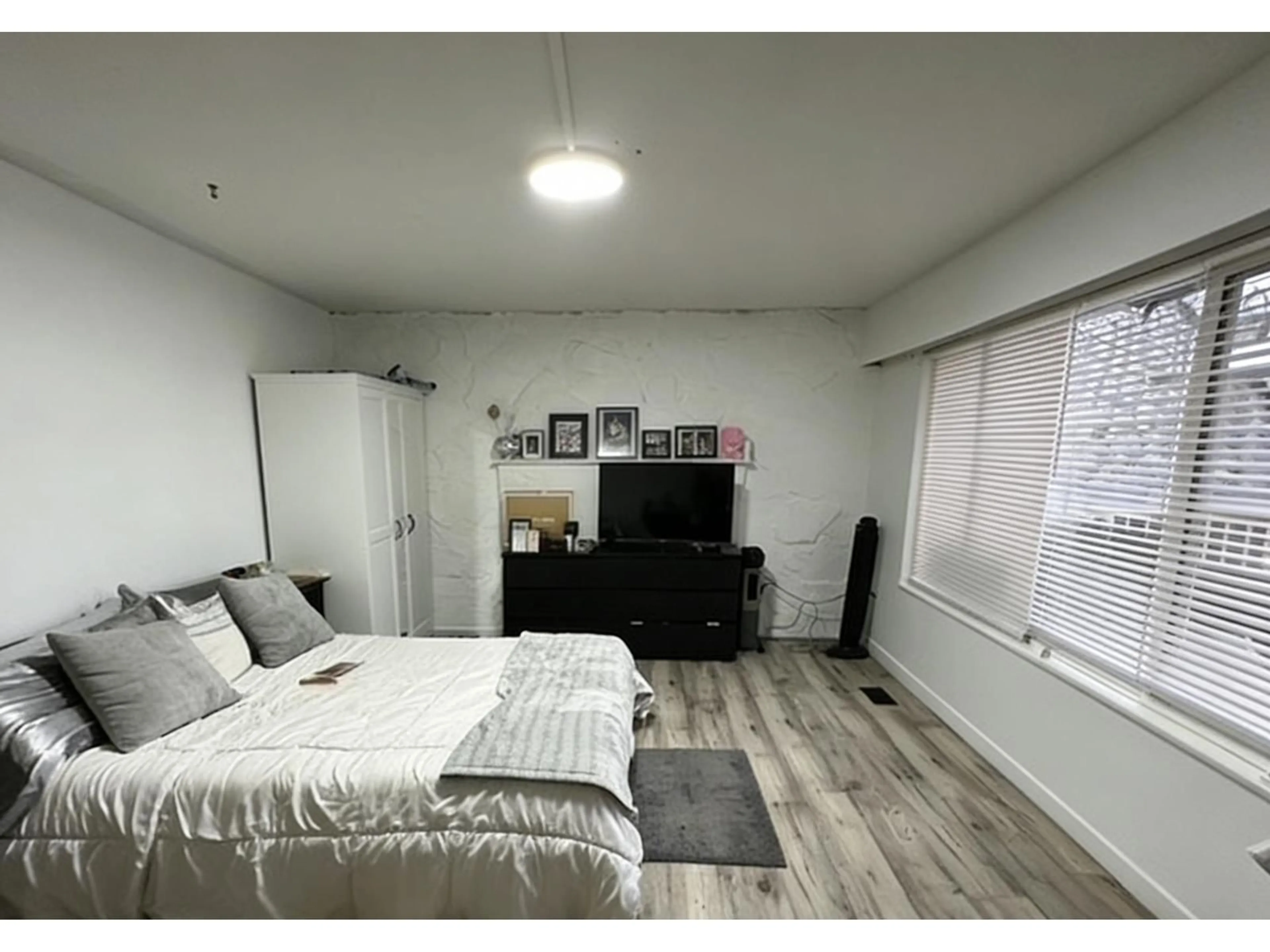 A pic of a room for 13464 98A AVENUE, Surrey British Columbia V3T1C8