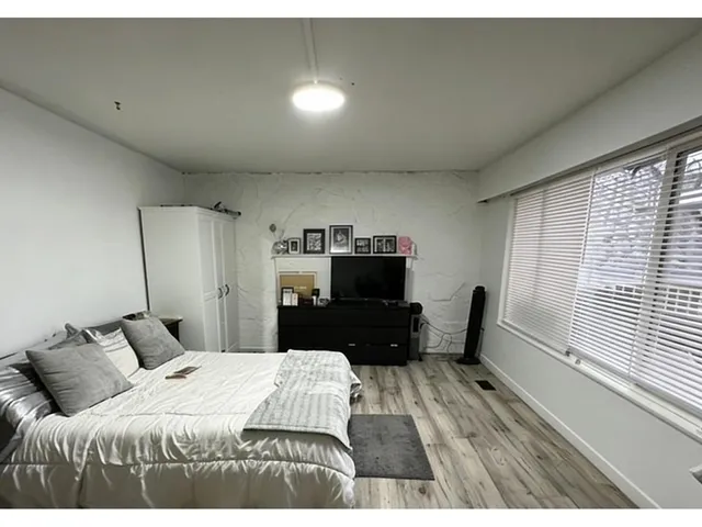 13464 98A AVENUE, Surrey 5
