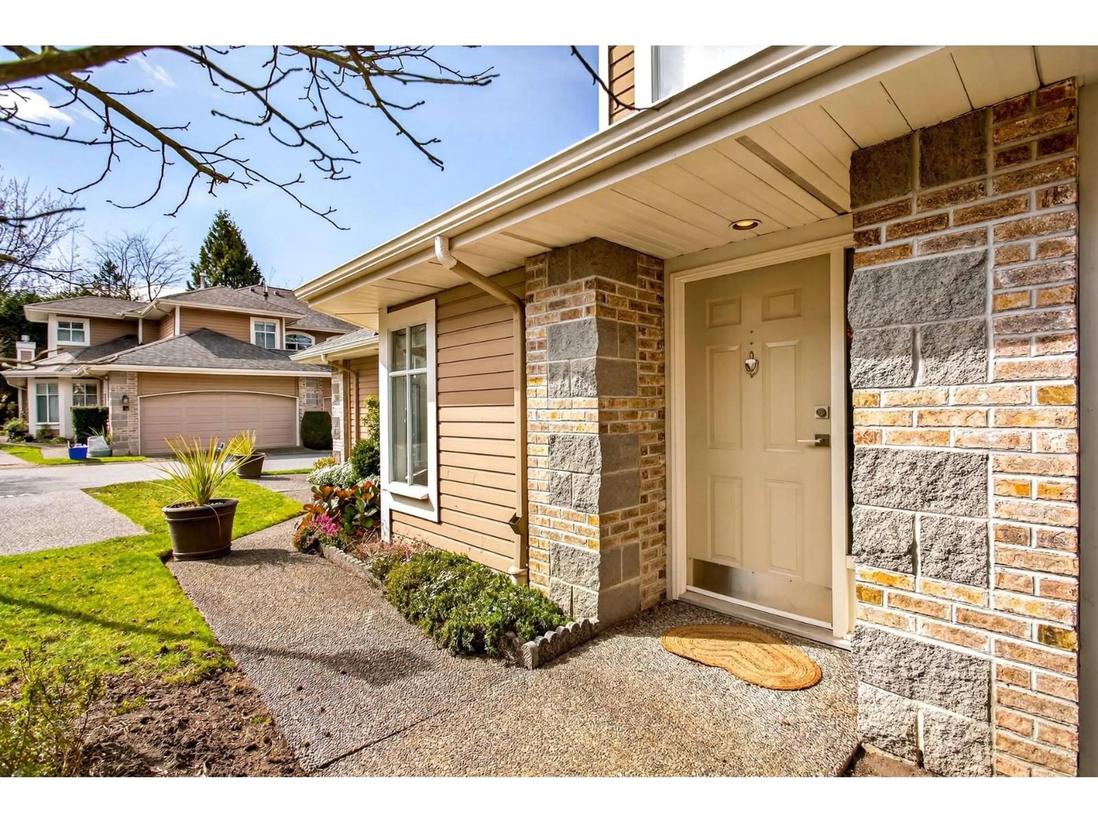 Home with brick exterior material, street for 21 - 15273 24 AVENUE, Surrey British Columbia V4A2H9