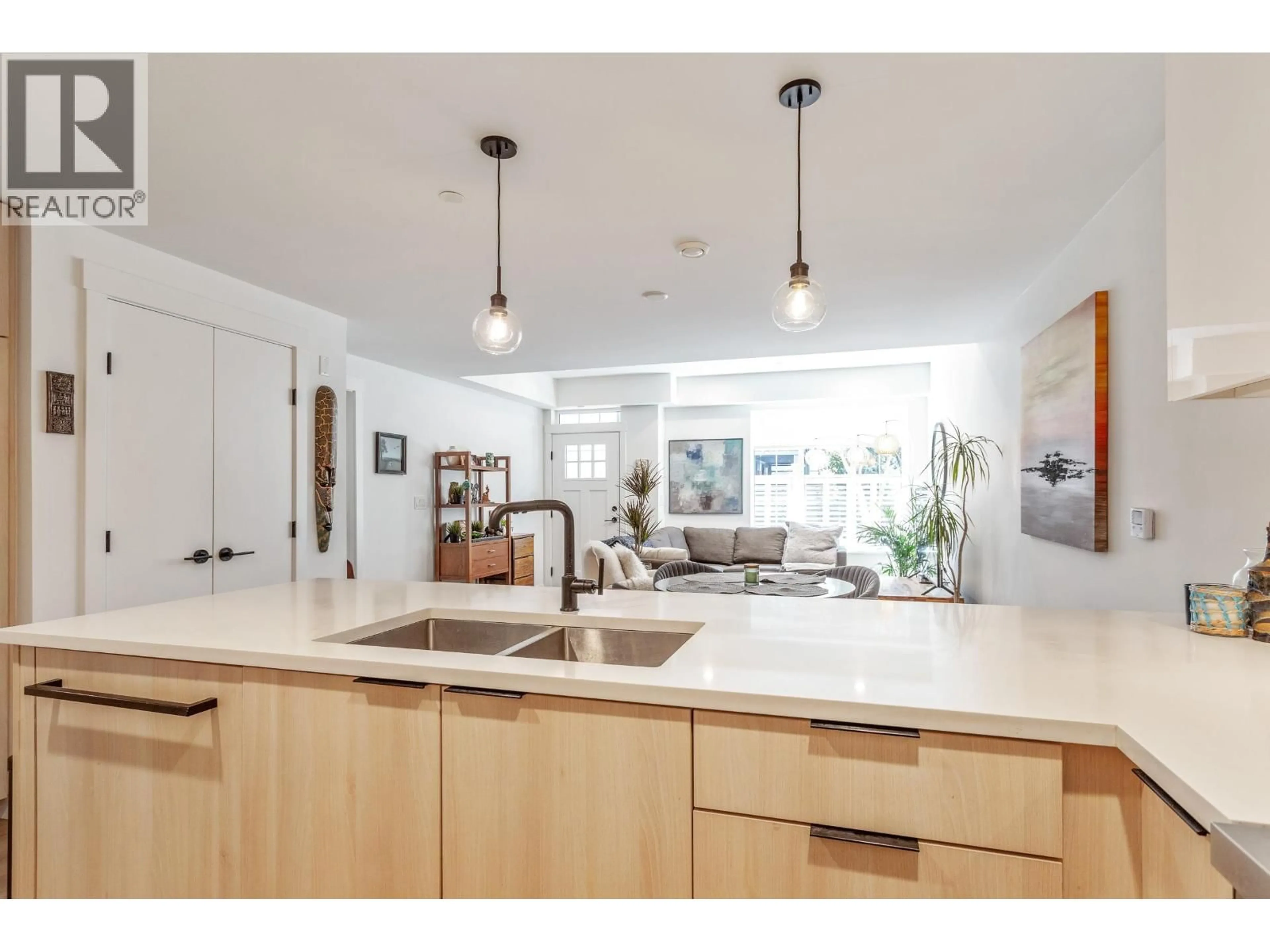Open concept kitchen, unknown for 6 - 237 RIDGEWAY AVENUE, North Vancouver British Columbia V7L0H6