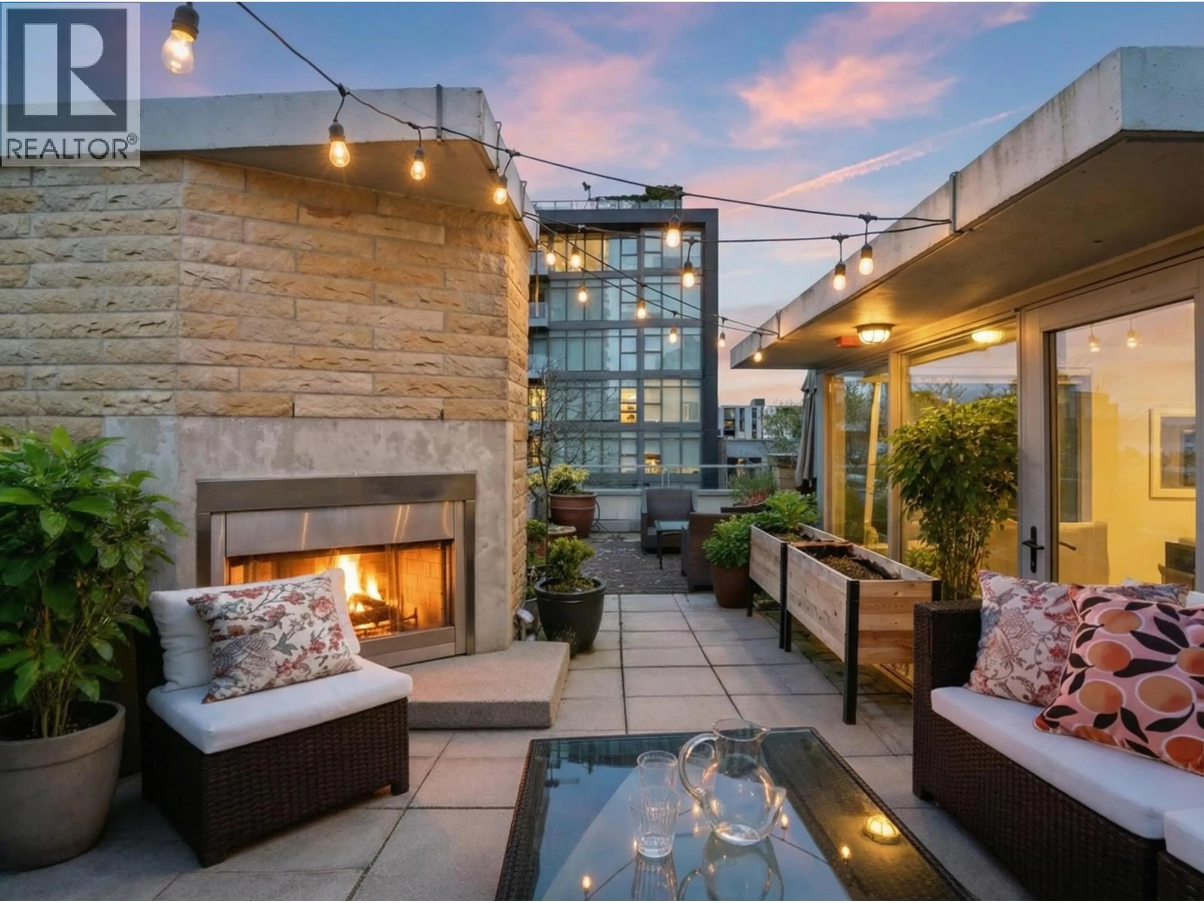 Patio, unknown for 1576 8 STREET, Vancouver British Columbia V6J4R8