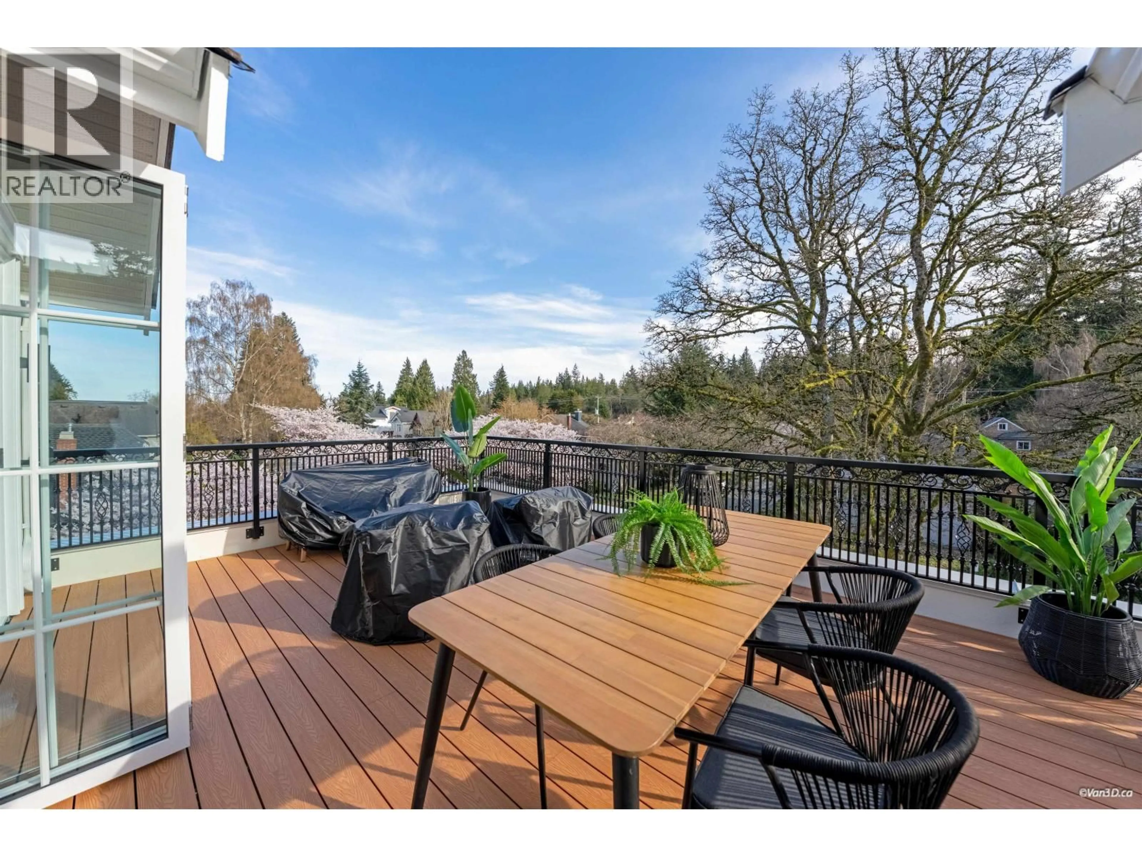 Patio, water/lake/river/ocean view for 1 - 4503 15TH AVENUE, Vancouver British Columbia V6R3B3
