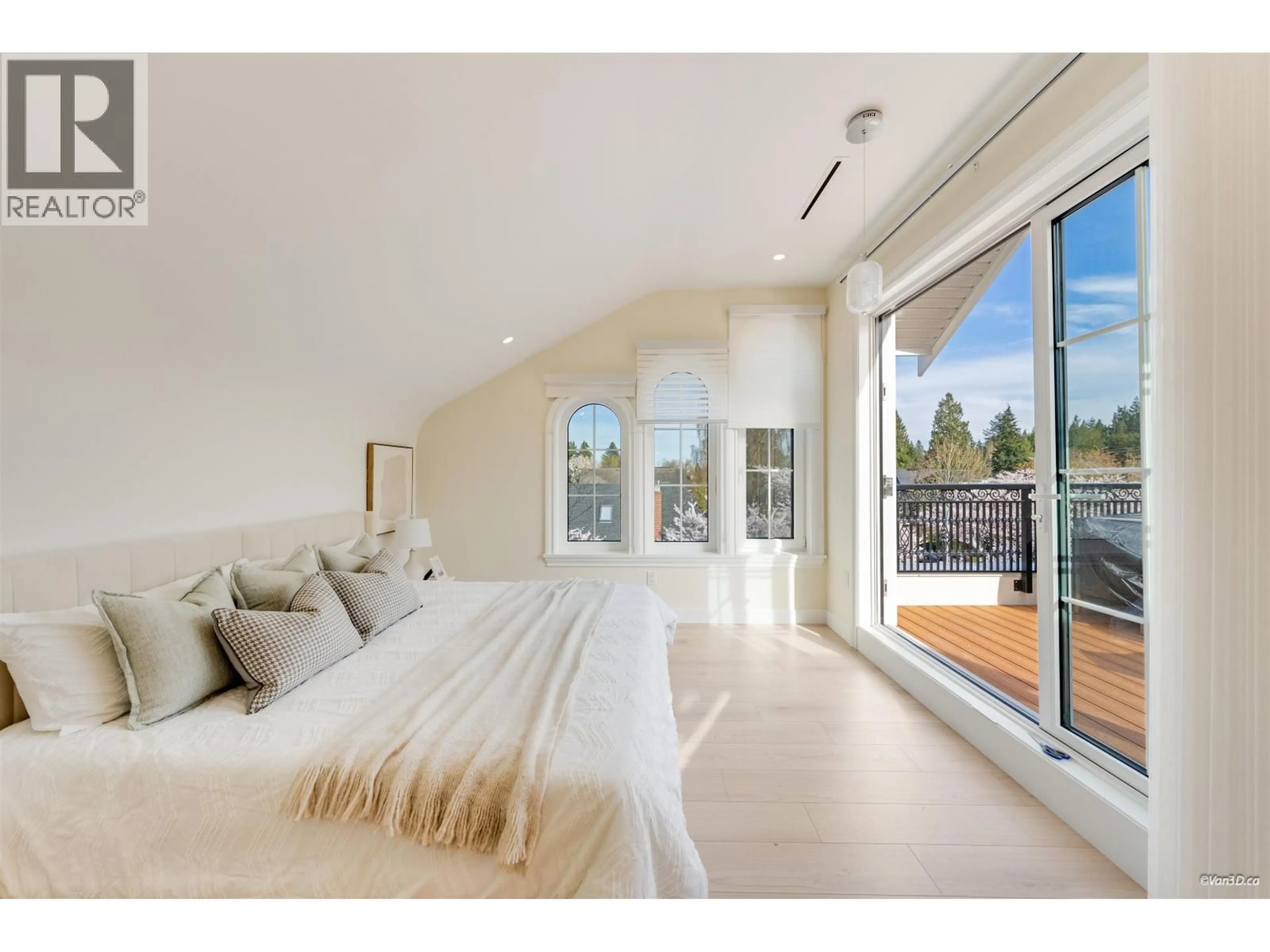 Bedroom with bed, unknown for 1 - 4503 15TH AVENUE, Vancouver British Columbia V6R3B3