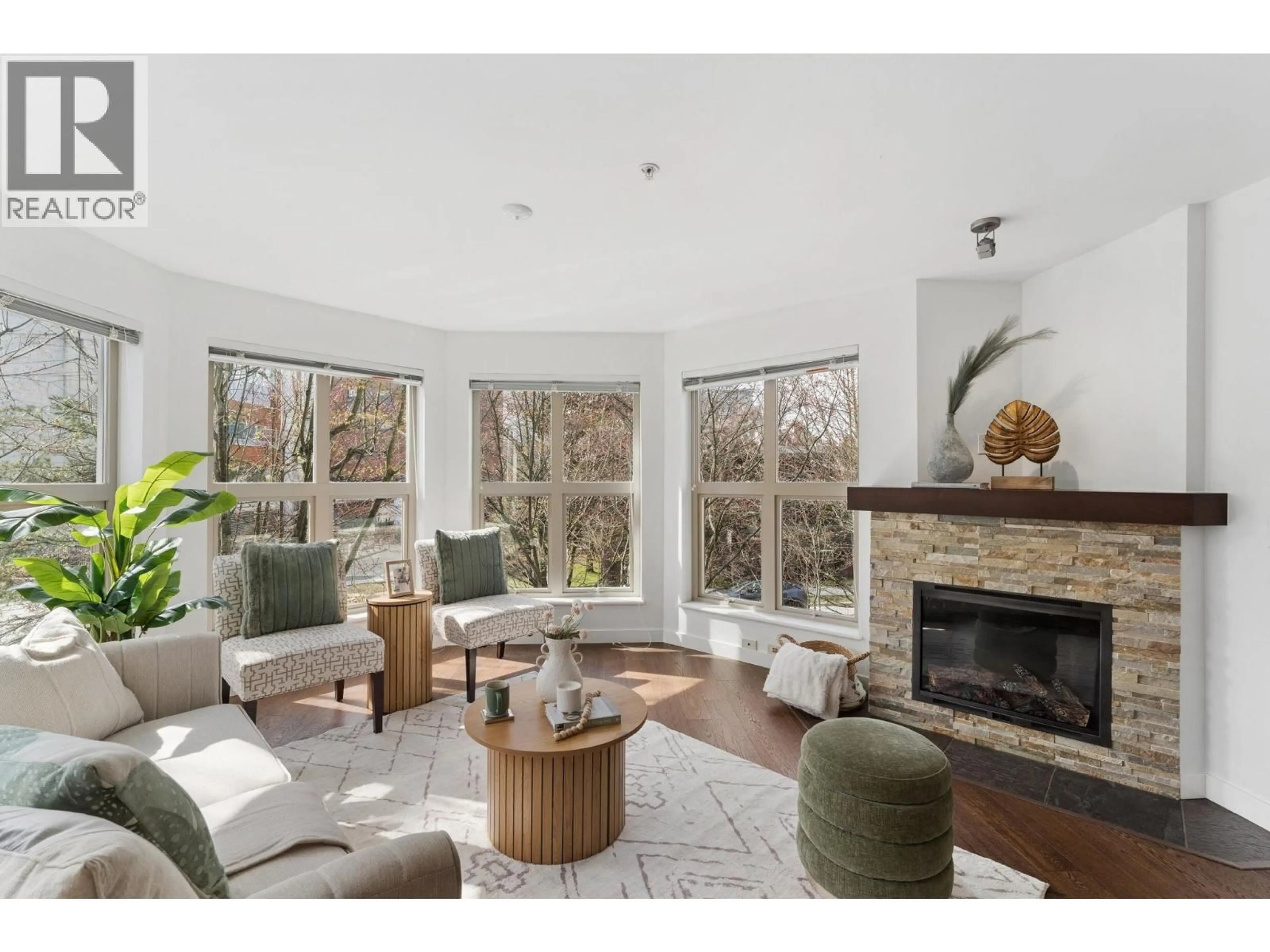 Living room with furniture, unknown for 206 - 1468 ST. ANDREWS AVENUE, North Vancouver British Columbia V7L0A8