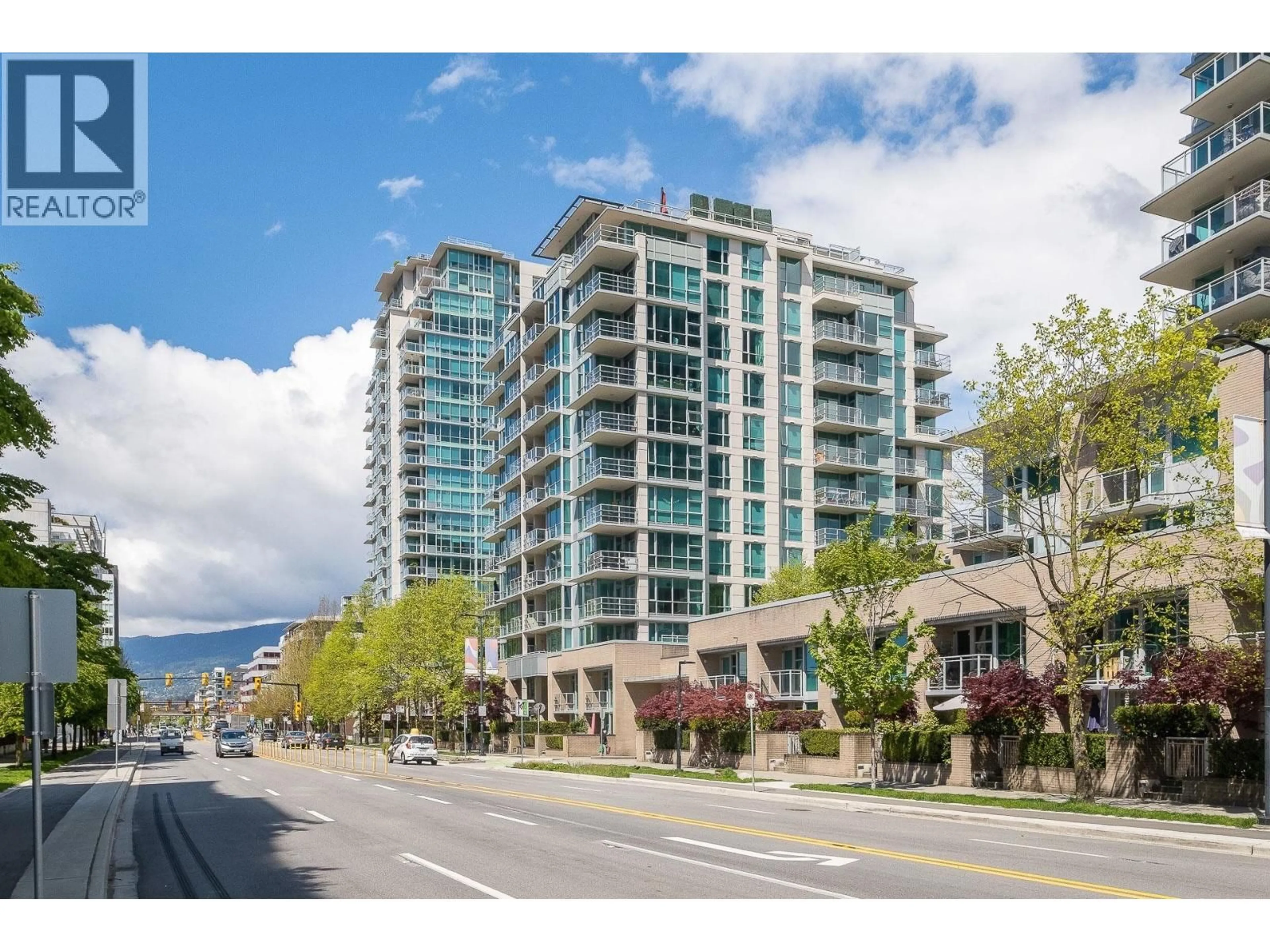 Blurry image for 405 - 168 ESPLANADE, North Vancouver British Columbia V7L4X8