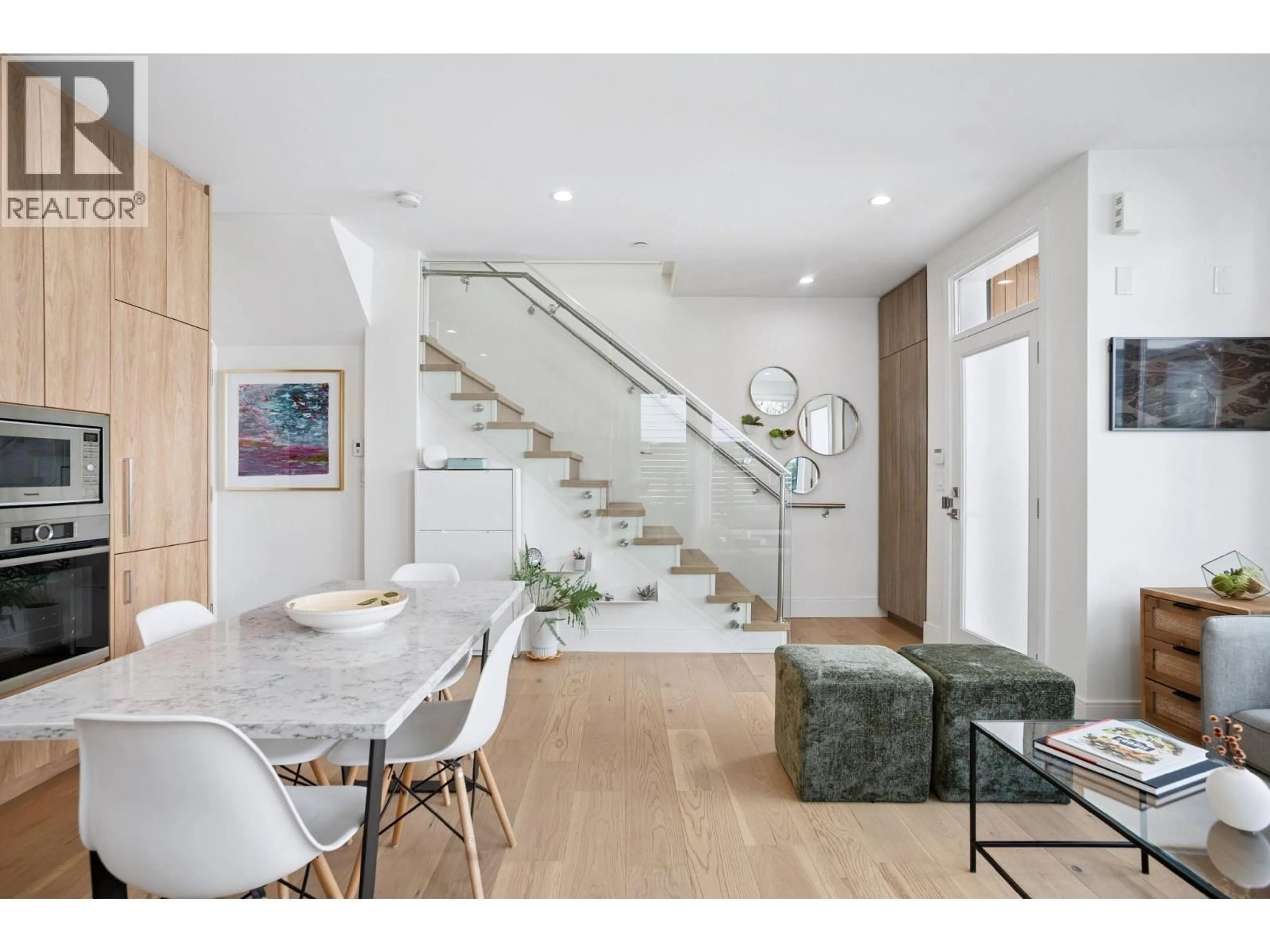 Unknown for 4419 WELWYN STREET, Vancouver British Columbia V5N3Z3