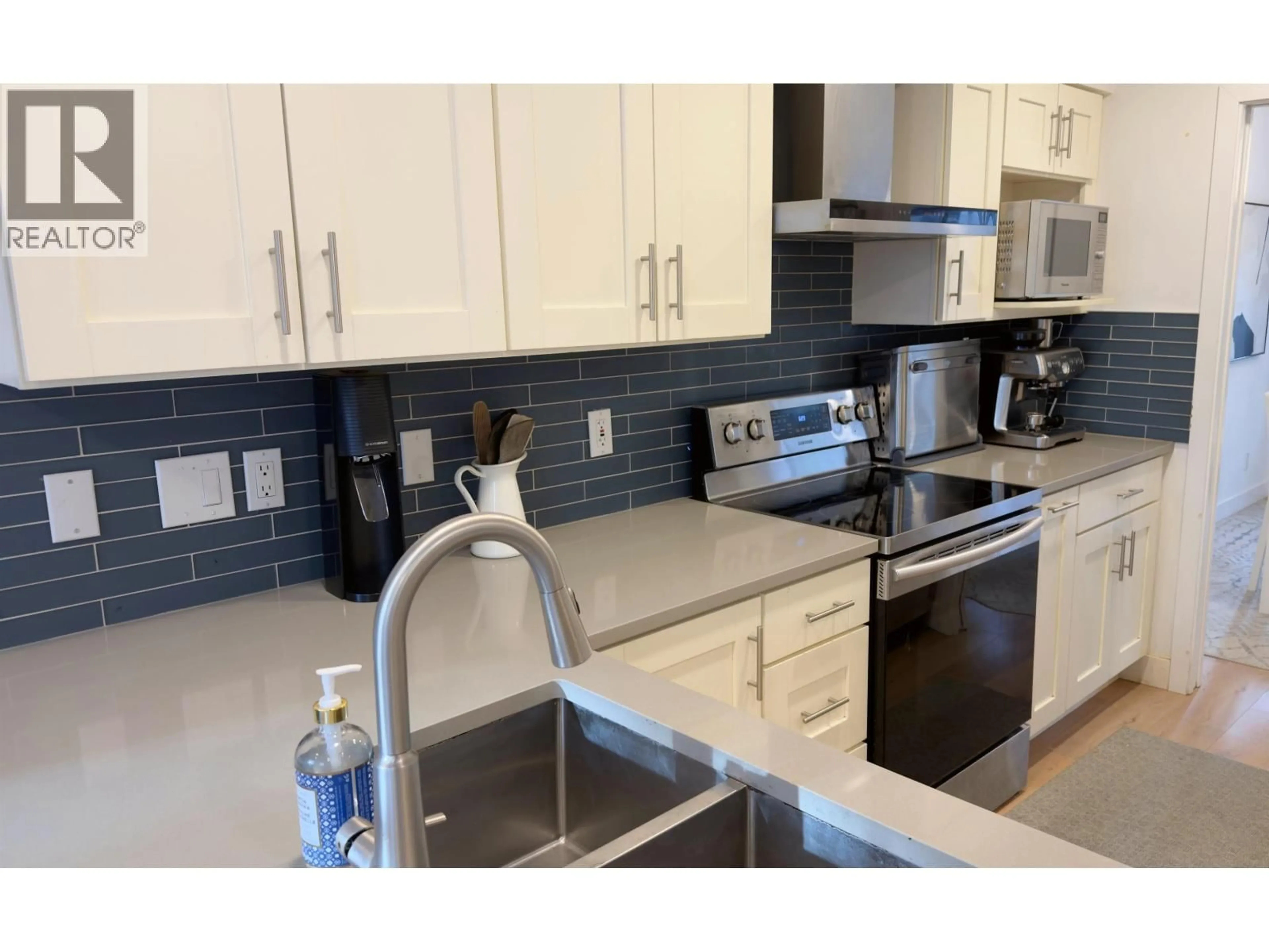 Unknown for 10 - 2118 EASTERN AVENUE, North Vancouver British Columbia V7L3G3