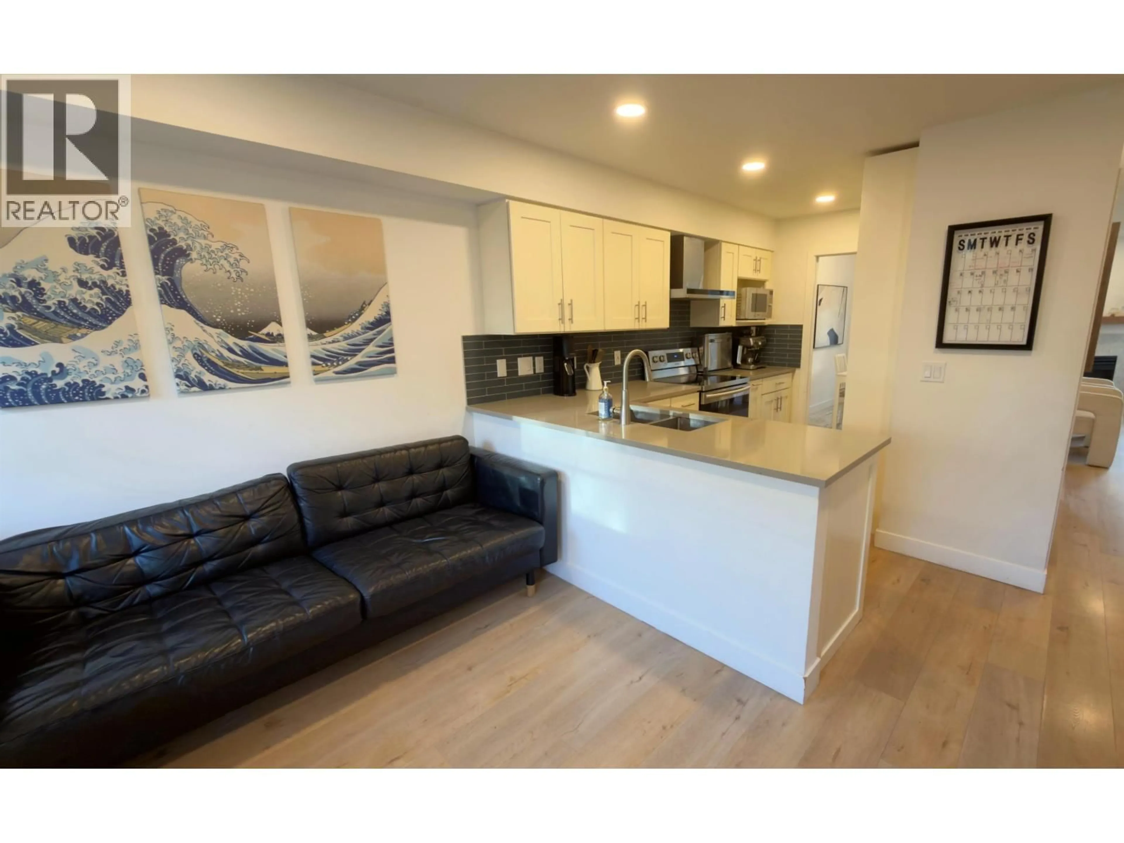 Open concept kitchen, unknown for 10 - 2118 EASTERN AVENUE, North Vancouver British Columbia V7L3G3