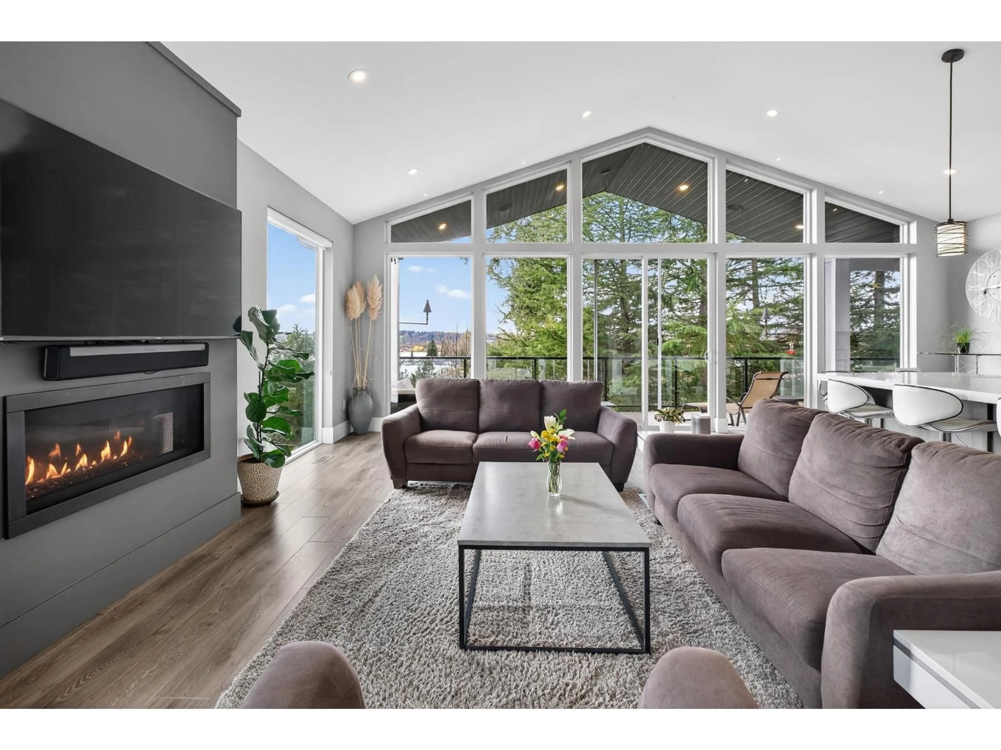 Living room with furniture, unknown for 48 - 4295 OLD CLAYBURN ROAD, Abbotsford British Columbia V3G0G4