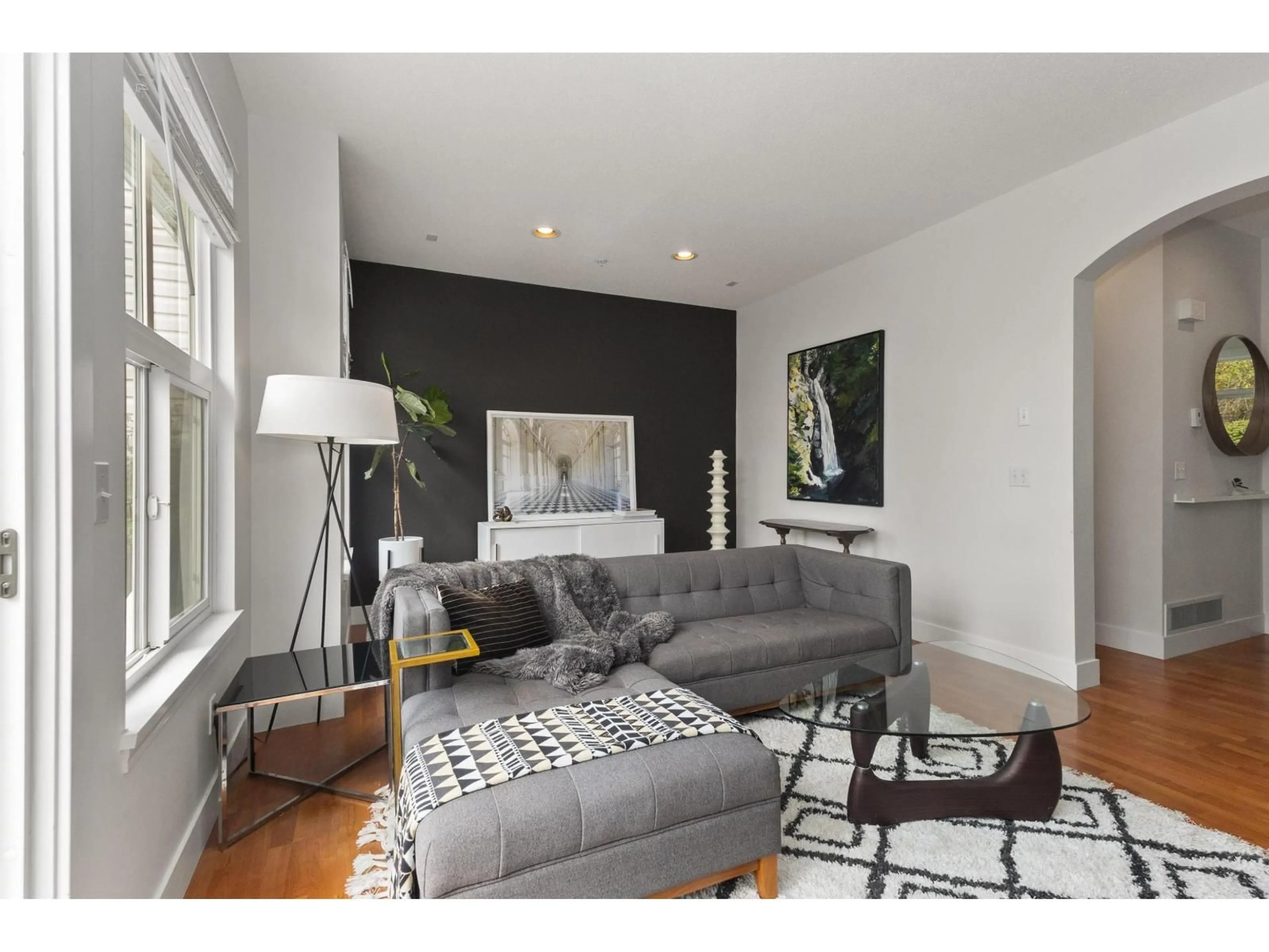 Living room with furniture, wood/laminate floor for 89 - 35287 OLD YALE ROAD, Abbotsford British Columbia V3H8H5