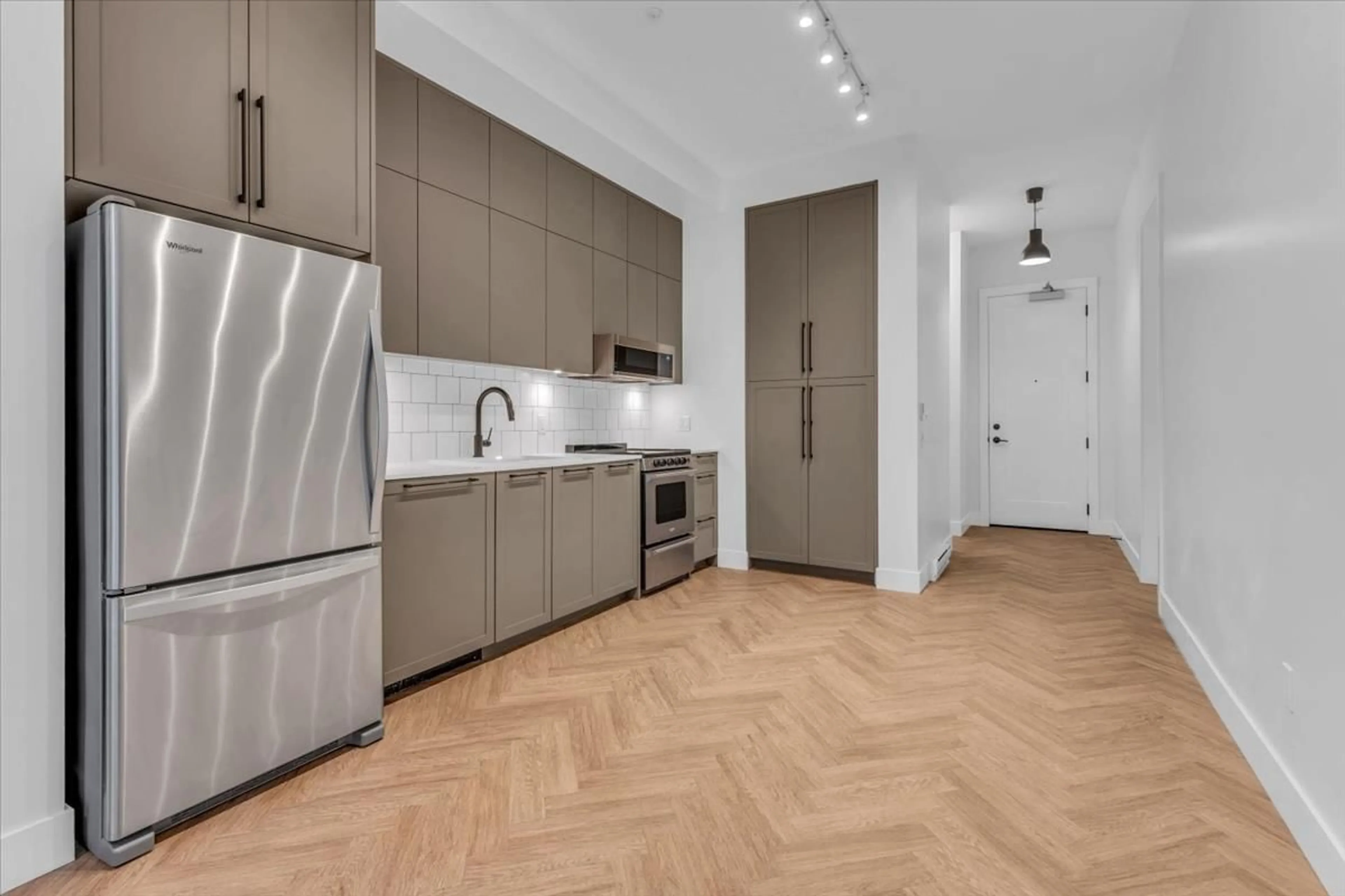 Unknown for 112 - 13929 105 BOULEVARD, Surrey British Columbia V3T0R5