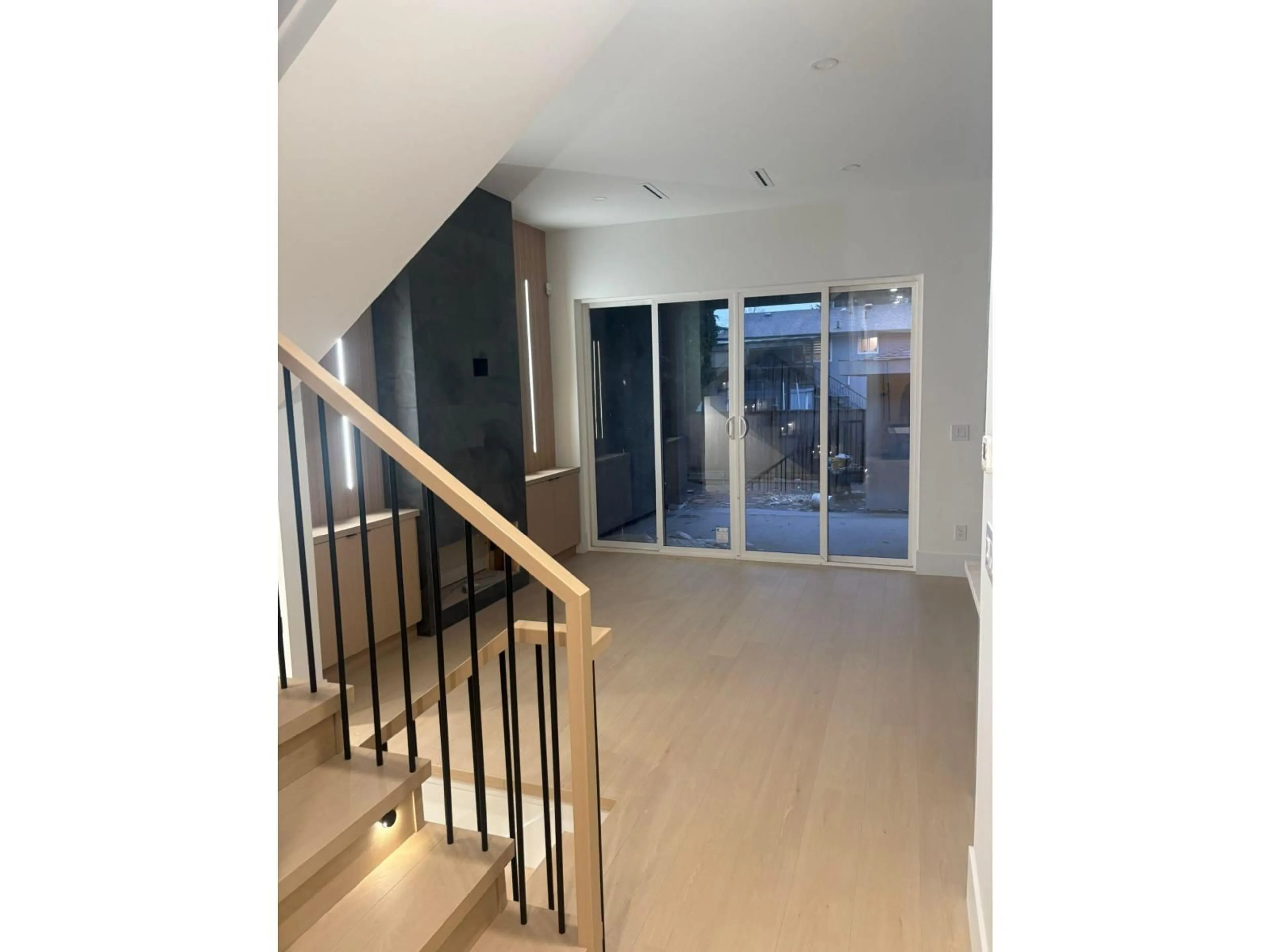 Indoor foyer for 11663 89A AVENUE, Delta British Columbia V4C7J7