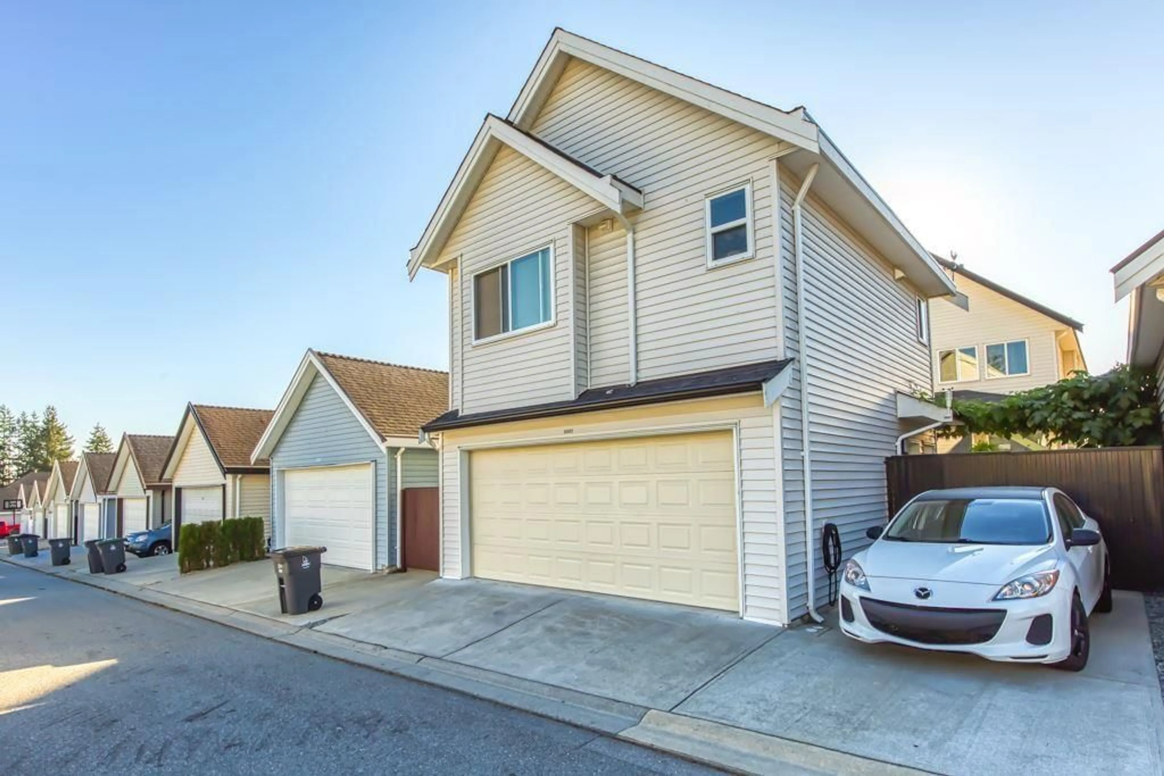 Indoor garage for 5902 131 STREET, Surrey British Columbia V3X0E4