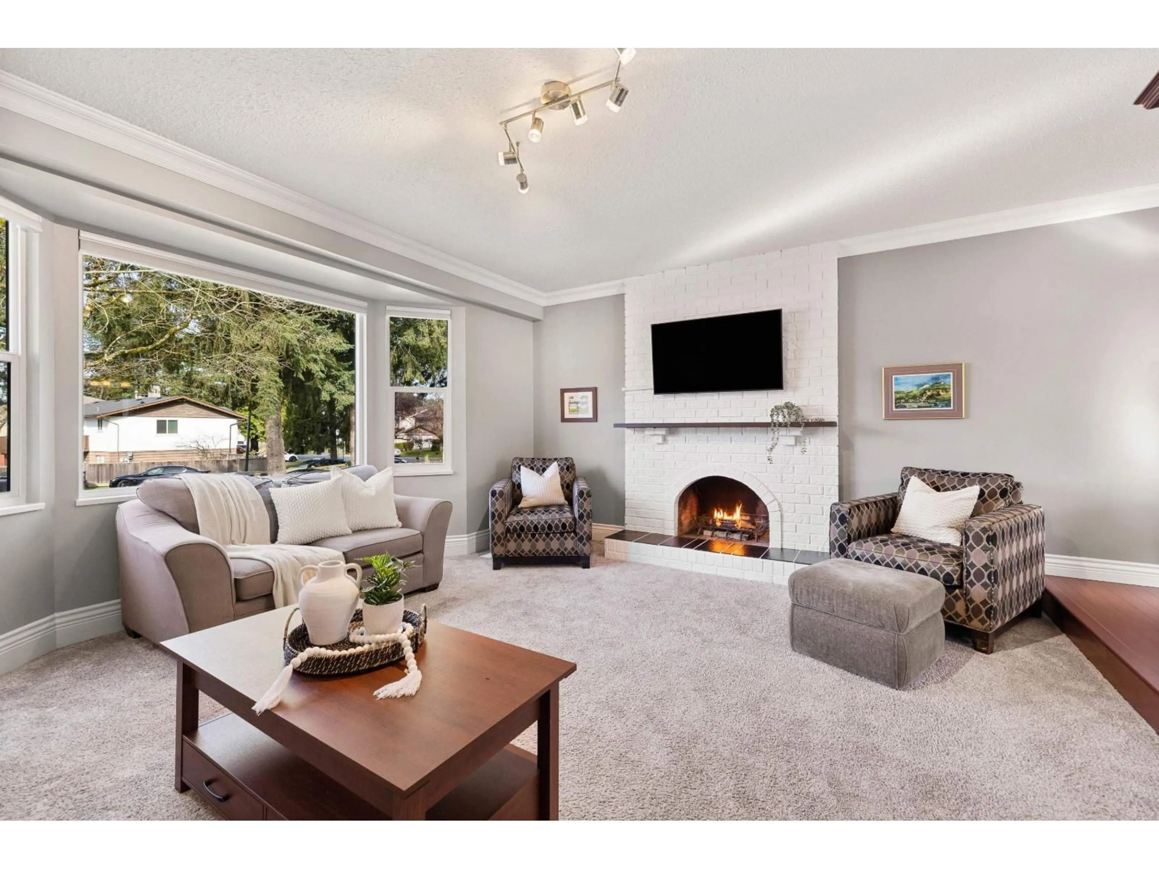 Living room with furniture, unknown for 11762 80A AVENUE, Delta British Columbia V4C7T9