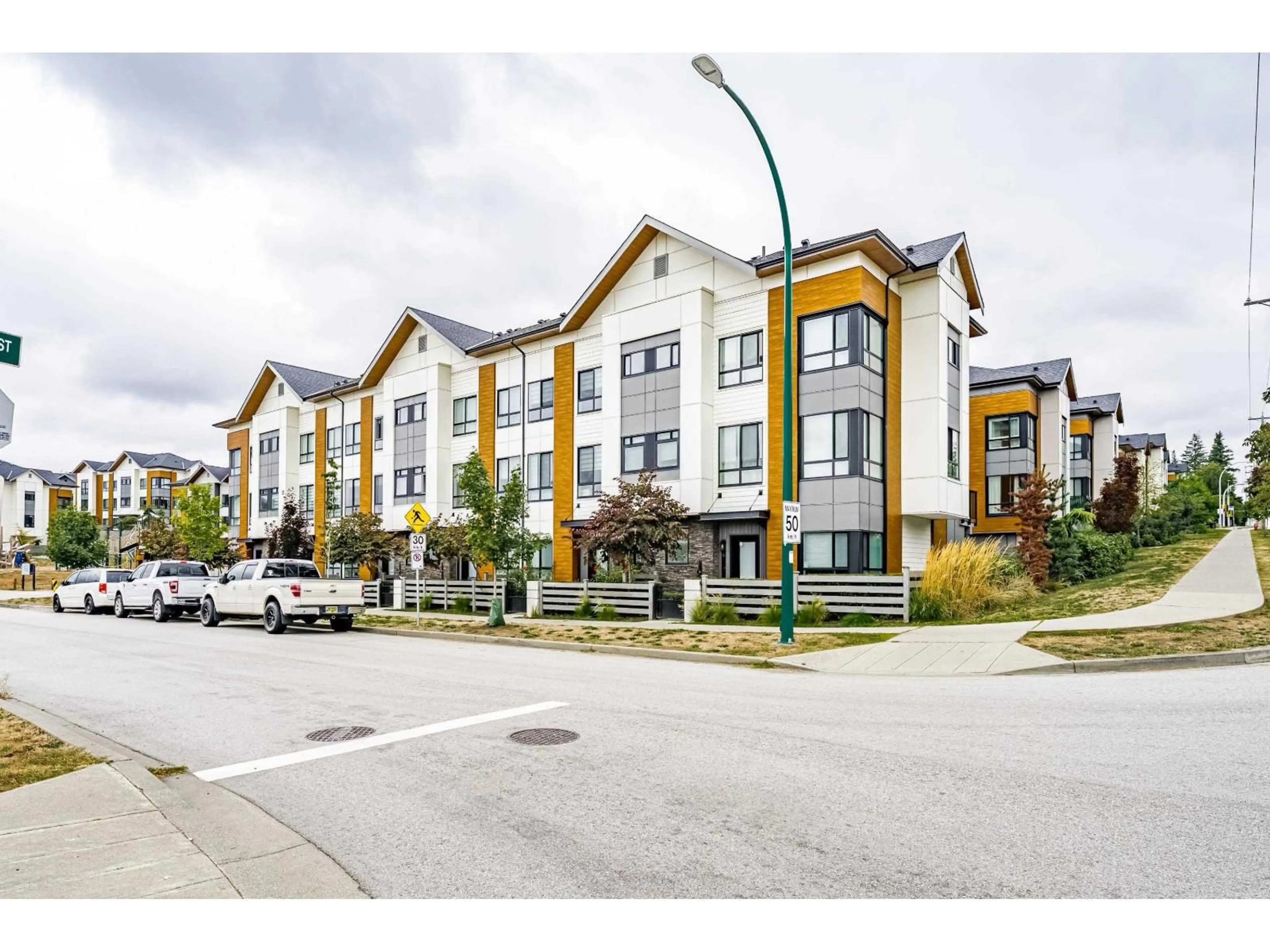 Unknown for 3 - 15151 EDMUND DRIVE, Surrey British Columbia V3S0B2