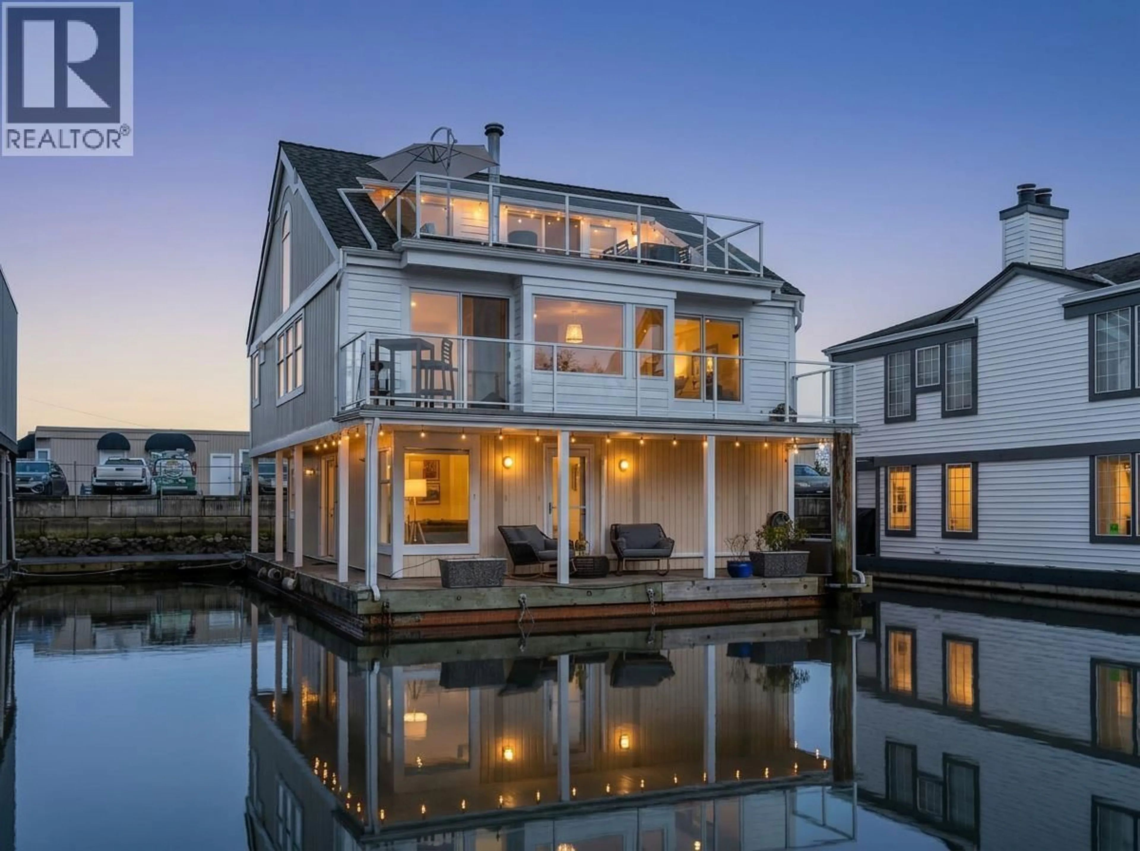 Home with vinyl exterior material, water/lake/river/ocean view for 10 - 3459 RIVER ROAD, Ladner British Columbia V4K4Y6