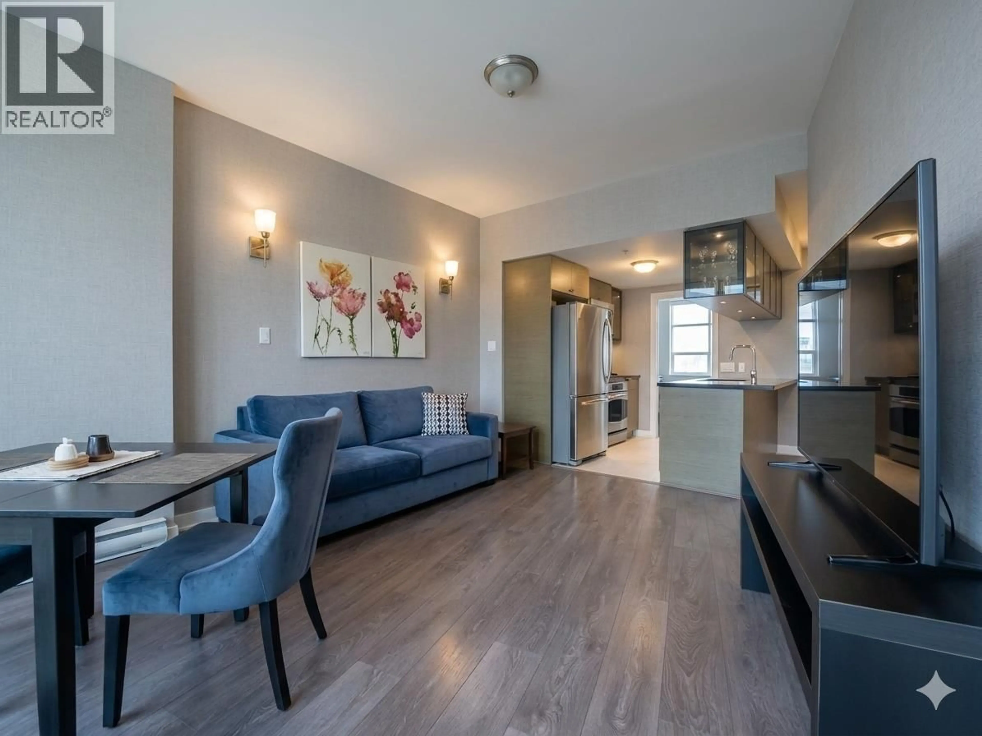 Living room with furniture, wood/laminate floor for 1104 - 833 SEYMOUR STREET, Vancouver British Columbia V6B0G4