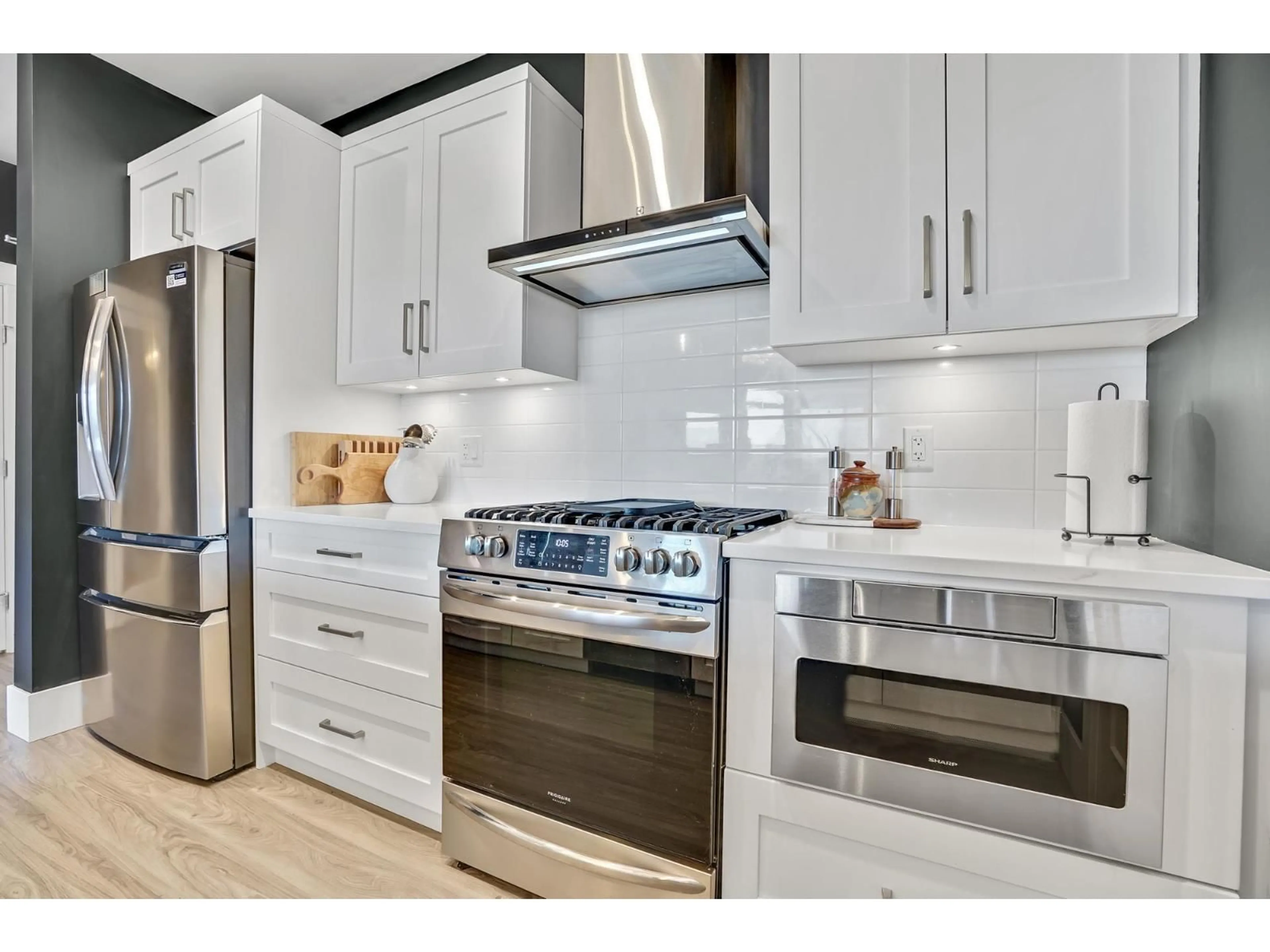 Open concept kitchen, ceramic/tile floor for 507 - 45745 WATSON ROAD, Chilliwack British Columbia V2R6K3