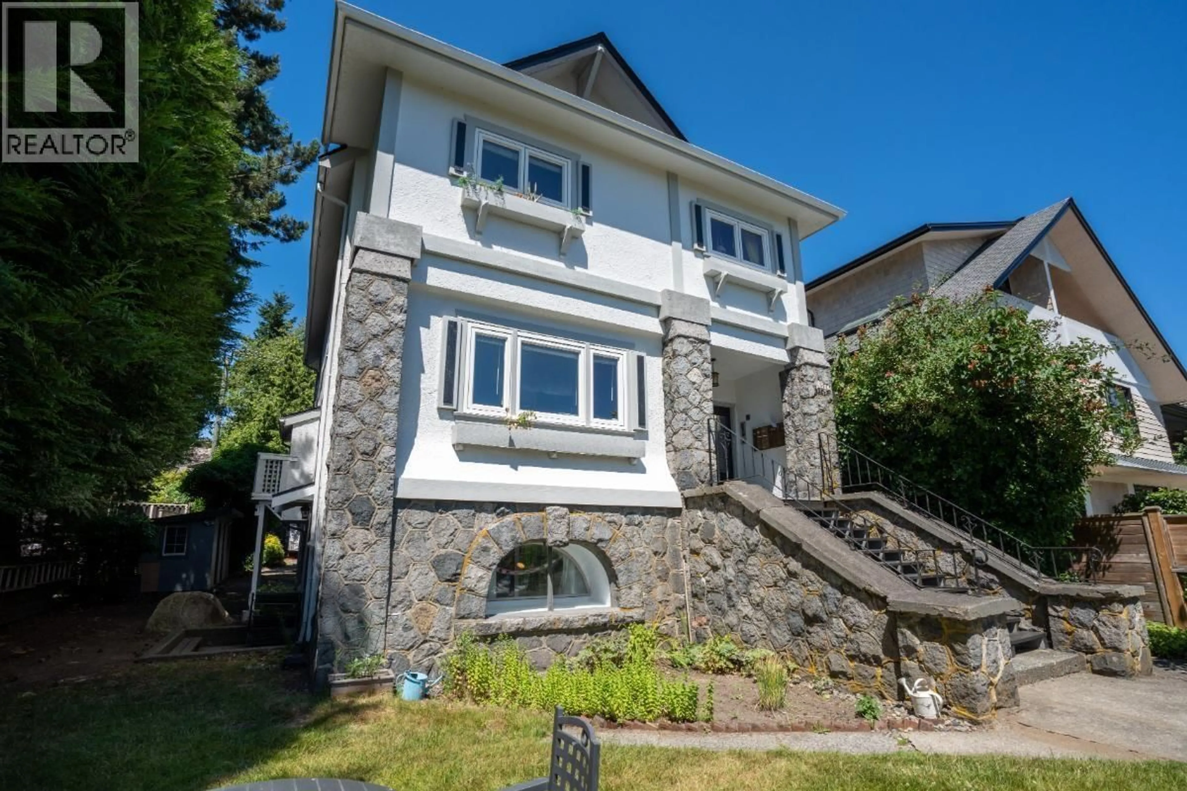 Unknown for 2575 3RD AVENUE, Vancouver British Columbia V6K1M2