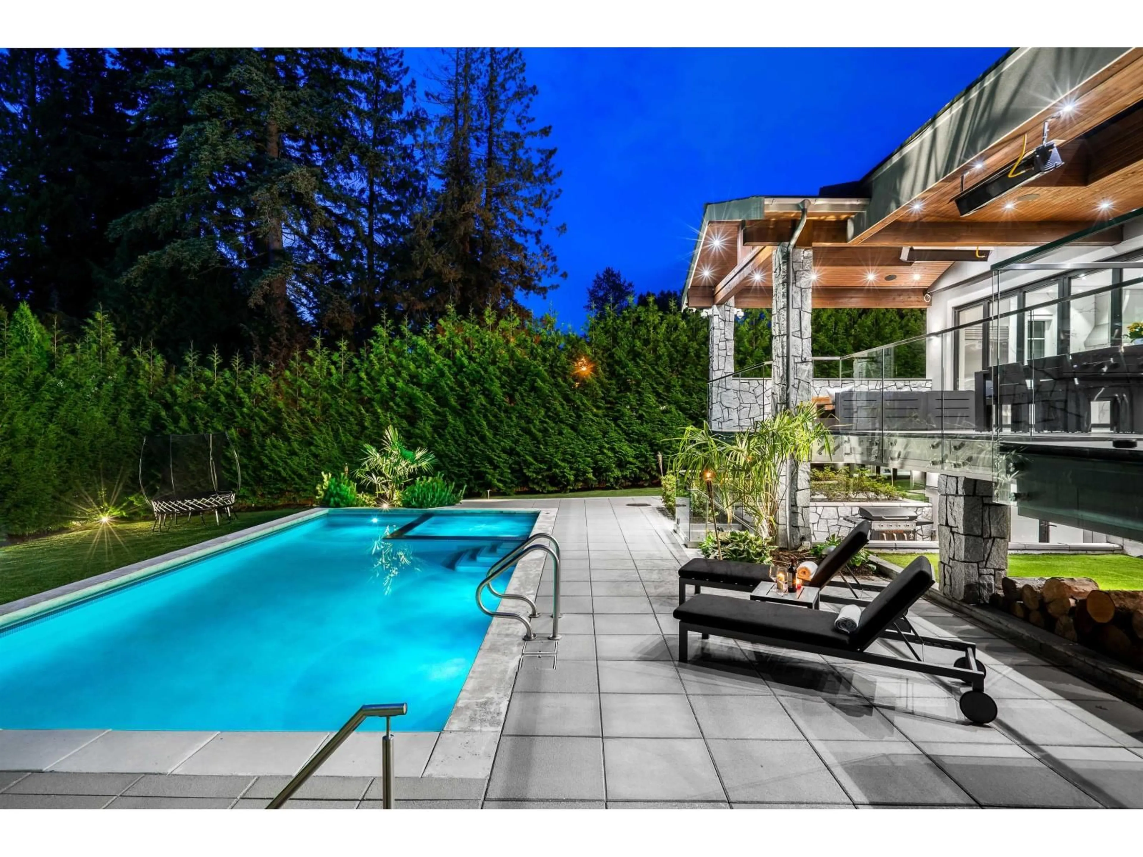 Pool for 14073 34A AVENUE, Surrey British Columbia V4P0A8