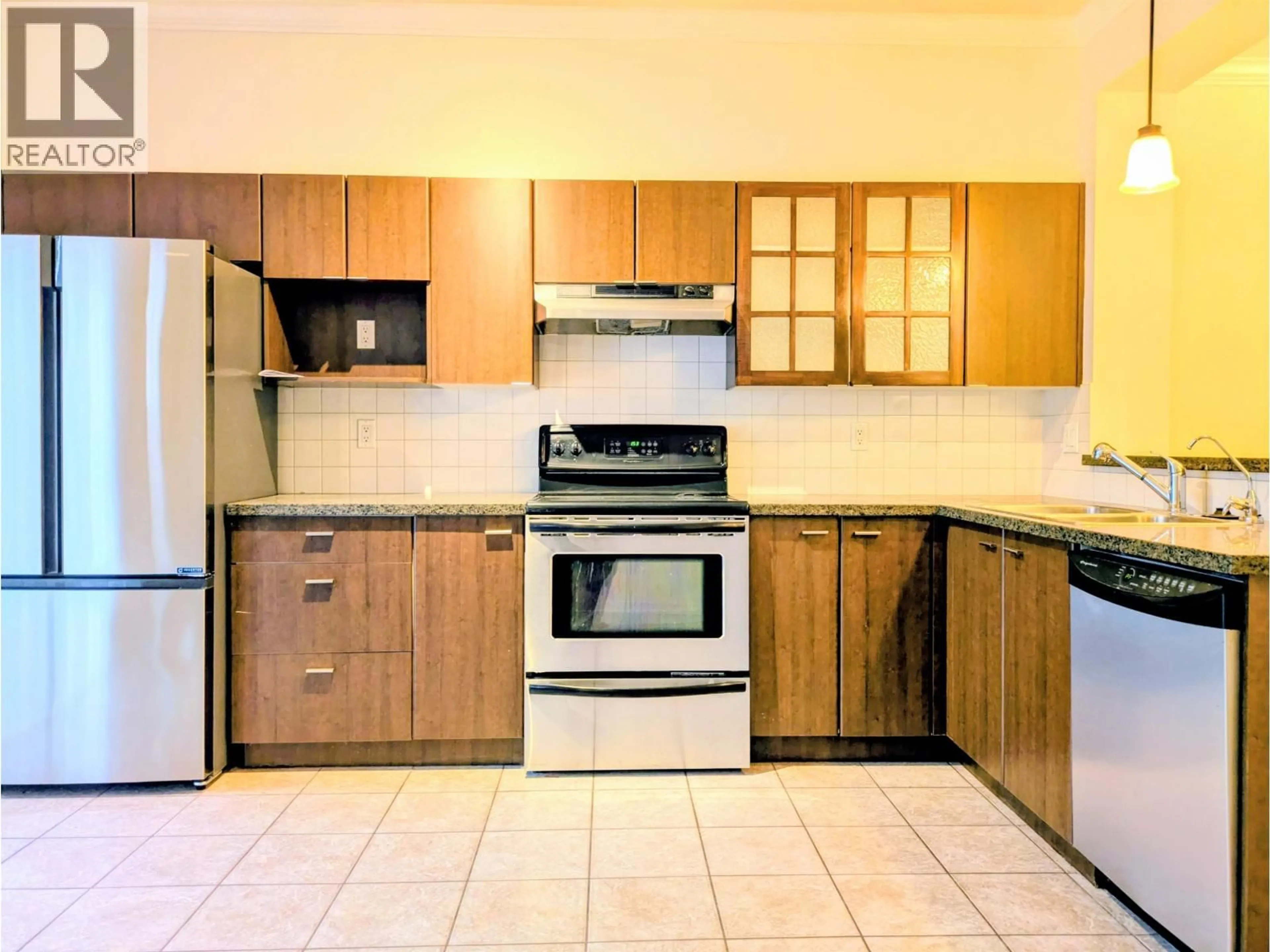 Standard kitchen, ceramic/tile floor for 58 - 19572 FRASER WAY, Pitt Meadows British Columbia V3Y0A9