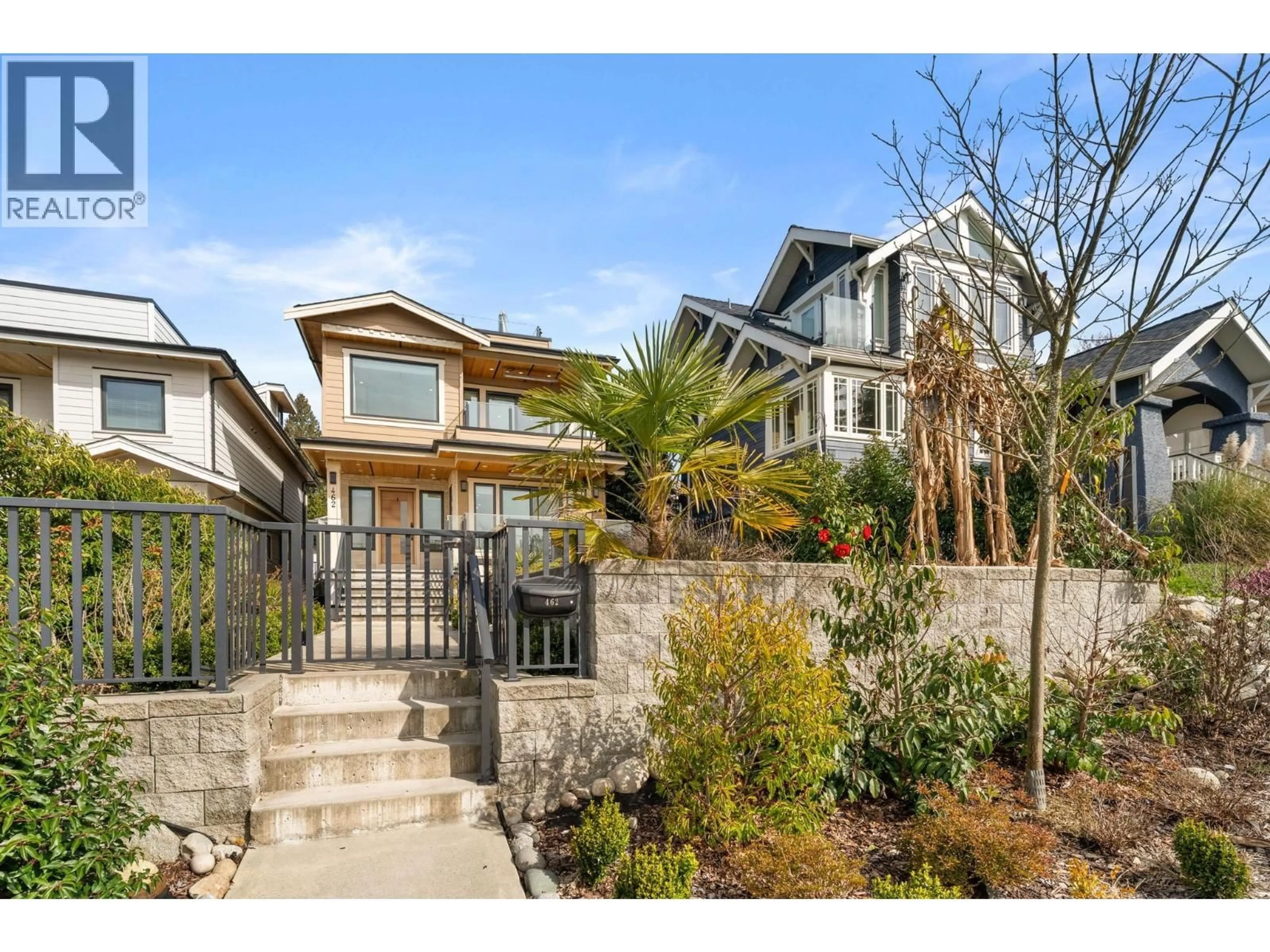 Unknown for 462 14TH STREET, North Vancouver British Columbia V7M1P7