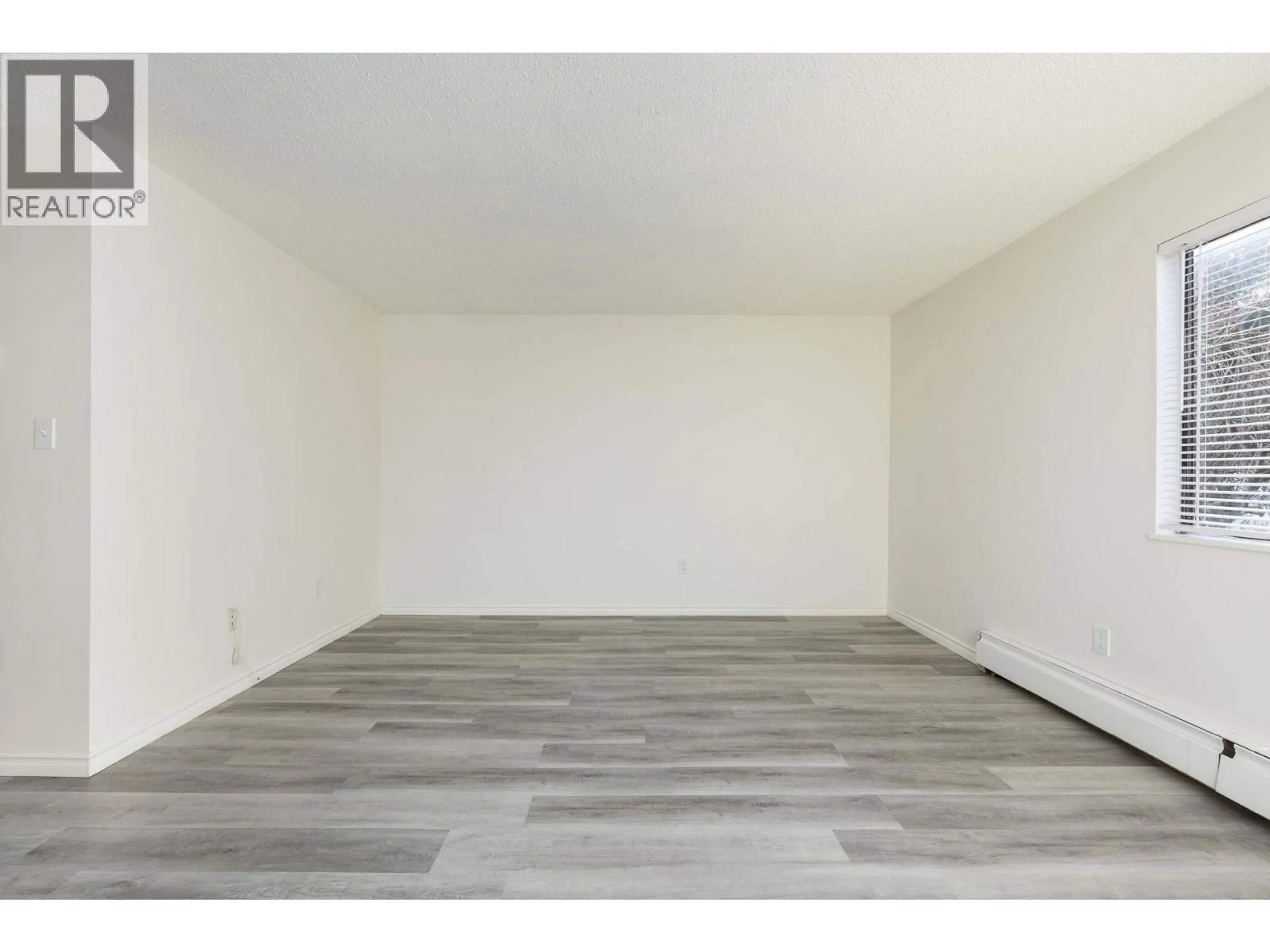 A pic of a room for 215 - 830 7TH AVENUE, Vancouver British Columbia V5T4J2
